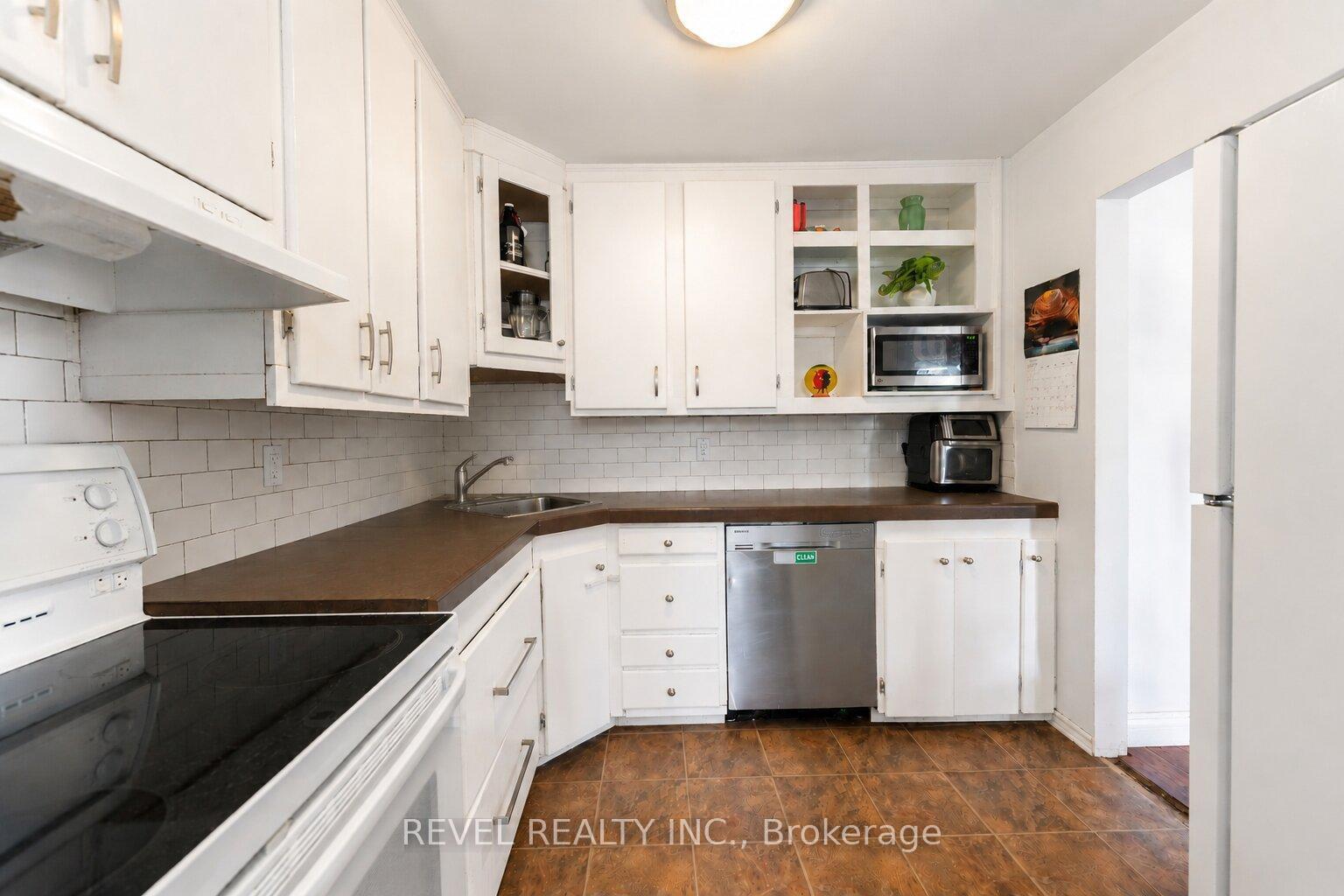 Photo 6 of Unit 1, 899 Stone Church Road E, Hamilton, Quinndale — HOMEH