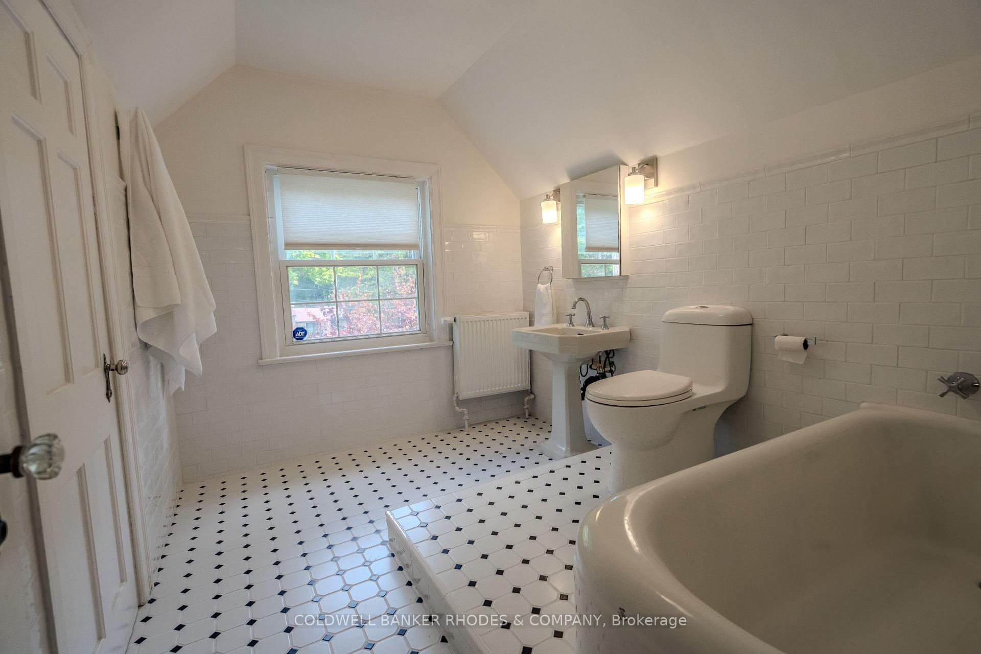 Photo 26 of 495 Lansdowne Road N, Ottawa, Rockcliffe — HOMEH