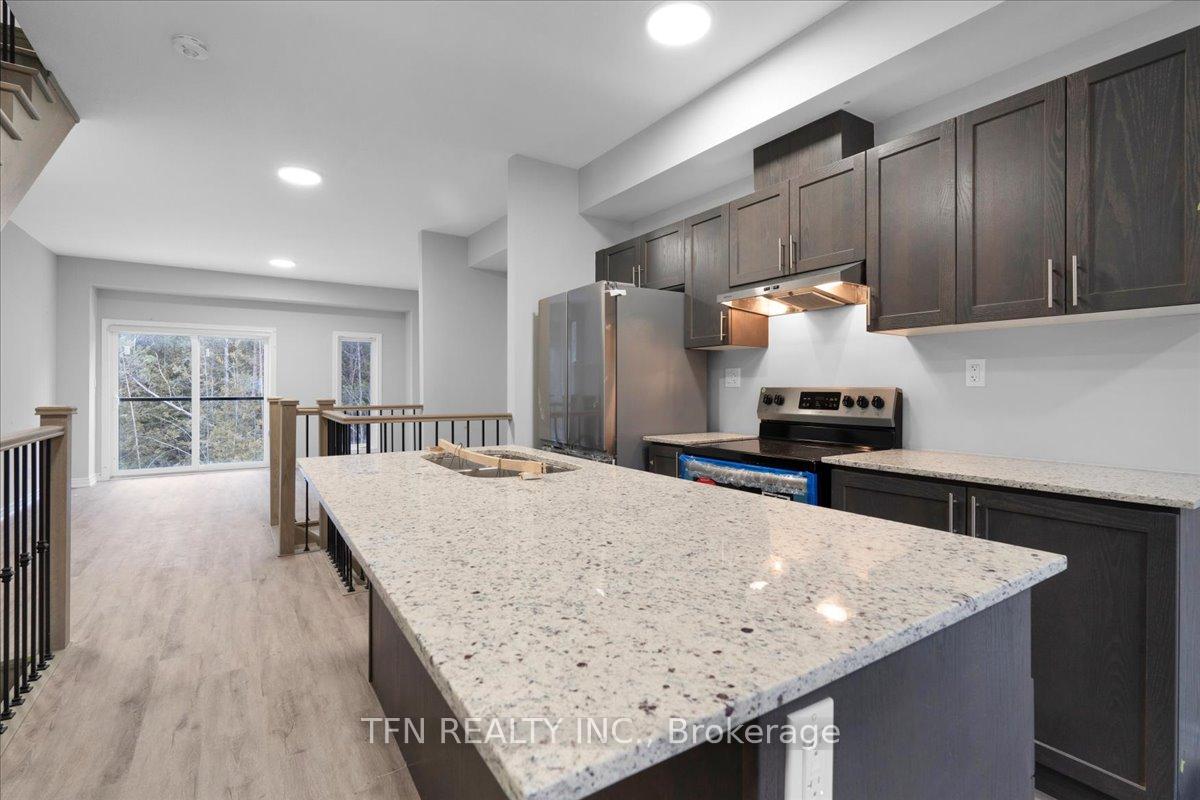 Photo 3 of 77 Winters Crescent N, Collingwood — HOMEH