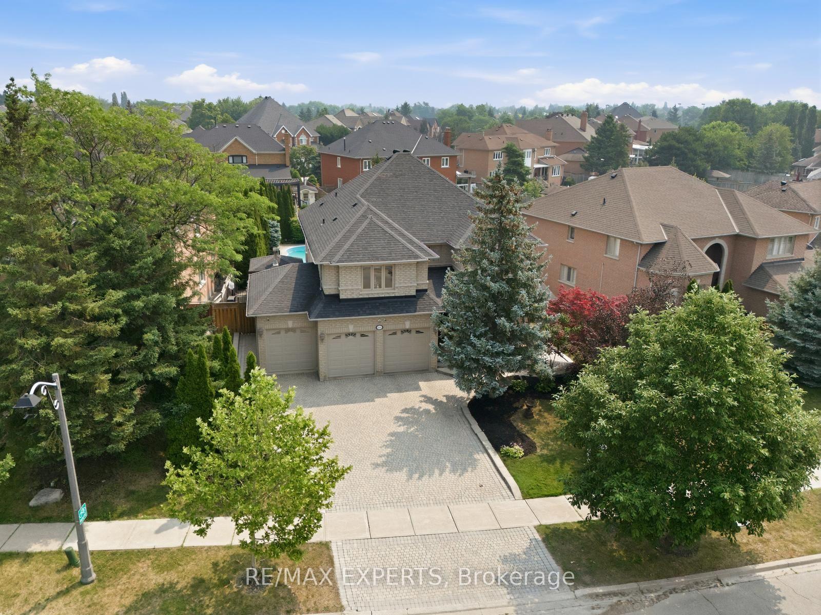 Photo 2 of 215 Velmar Drive, Vaughan, East Woodbridge — HOMEH