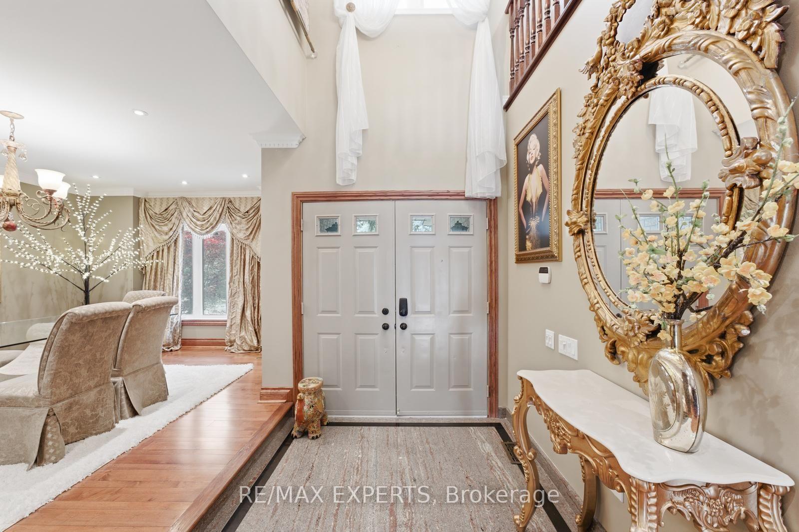 Photo 5 of 215 Velmar Drive, Vaughan, East Woodbridge — HOMEH