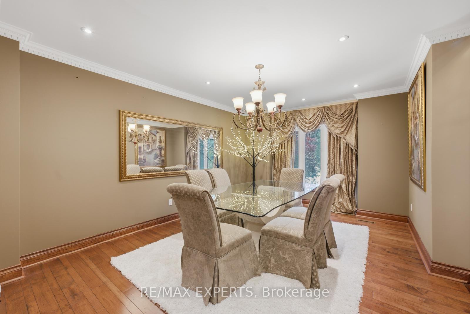Photo 7 of 215 Velmar Drive, Vaughan, East Woodbridge — HOMEH