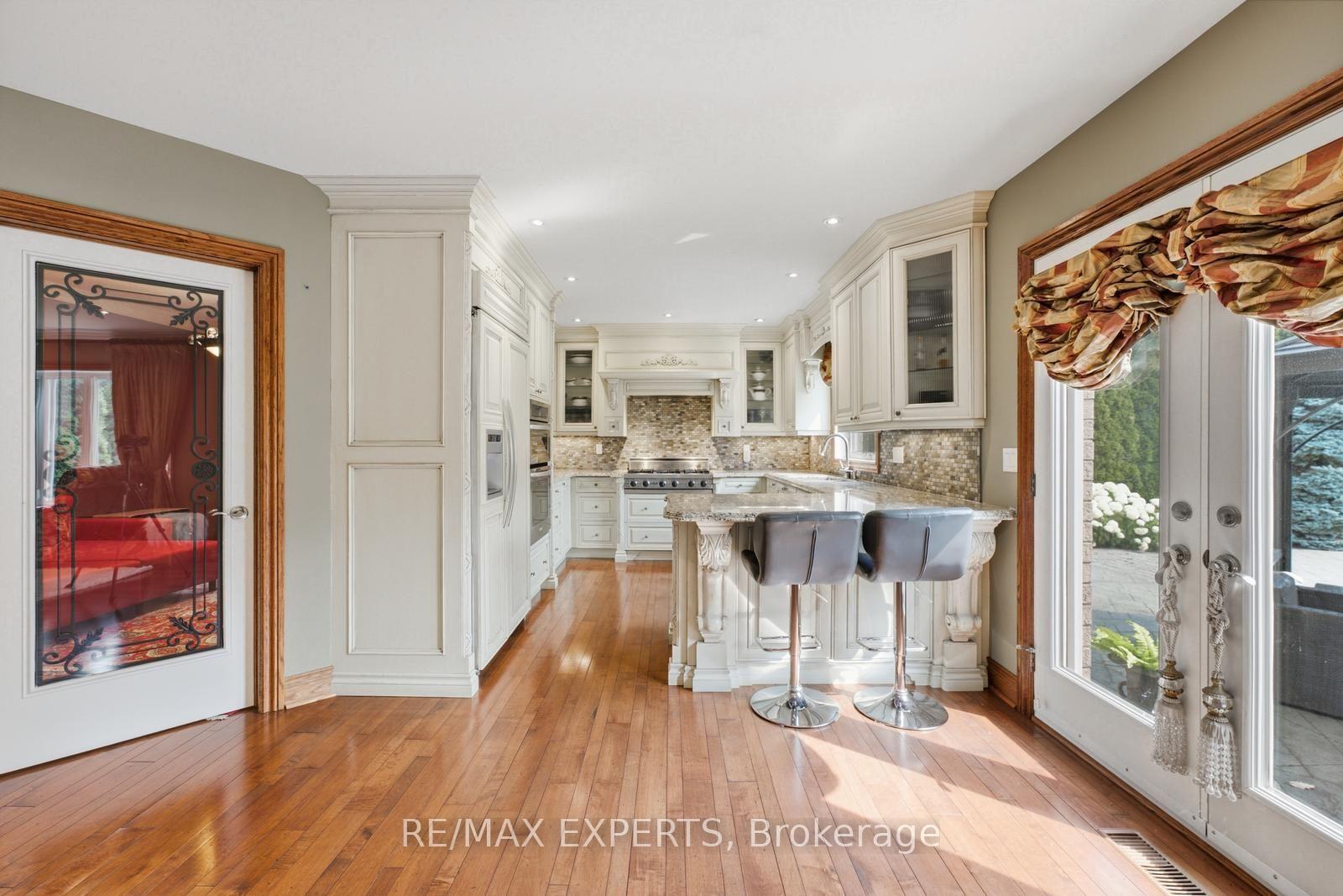 Photo 11 of 215 Velmar Drive, Vaughan, East Woodbridge — HOMEH