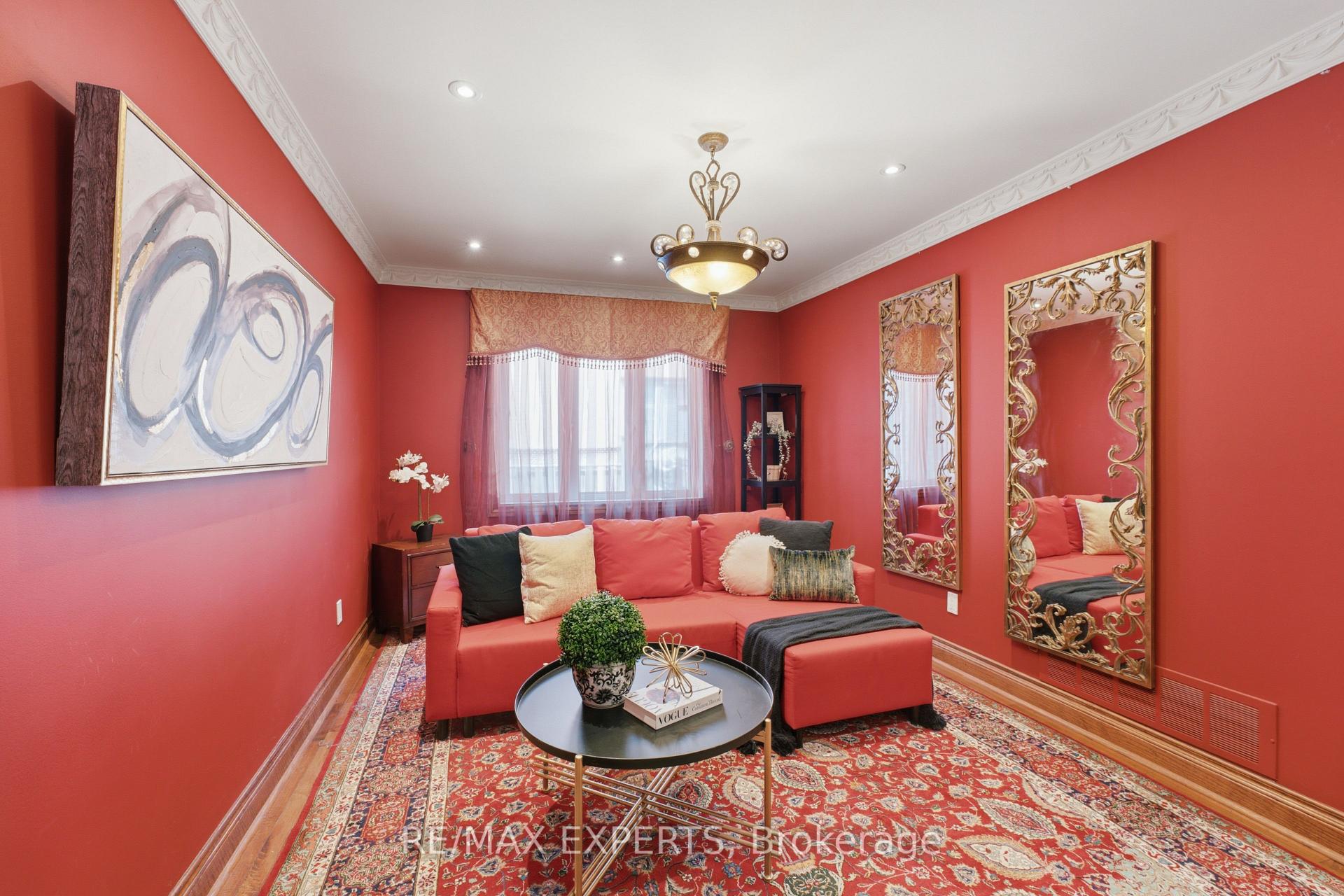 Photo 13 of 215 Velmar Drive, Vaughan, East Woodbridge — HOMEH