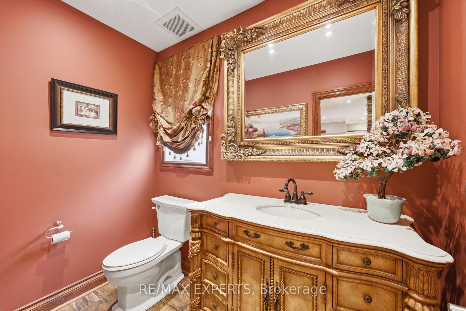 Photo 15 of 215 Velmar Drive, Vaughan, East Woodbridge — HOMEH