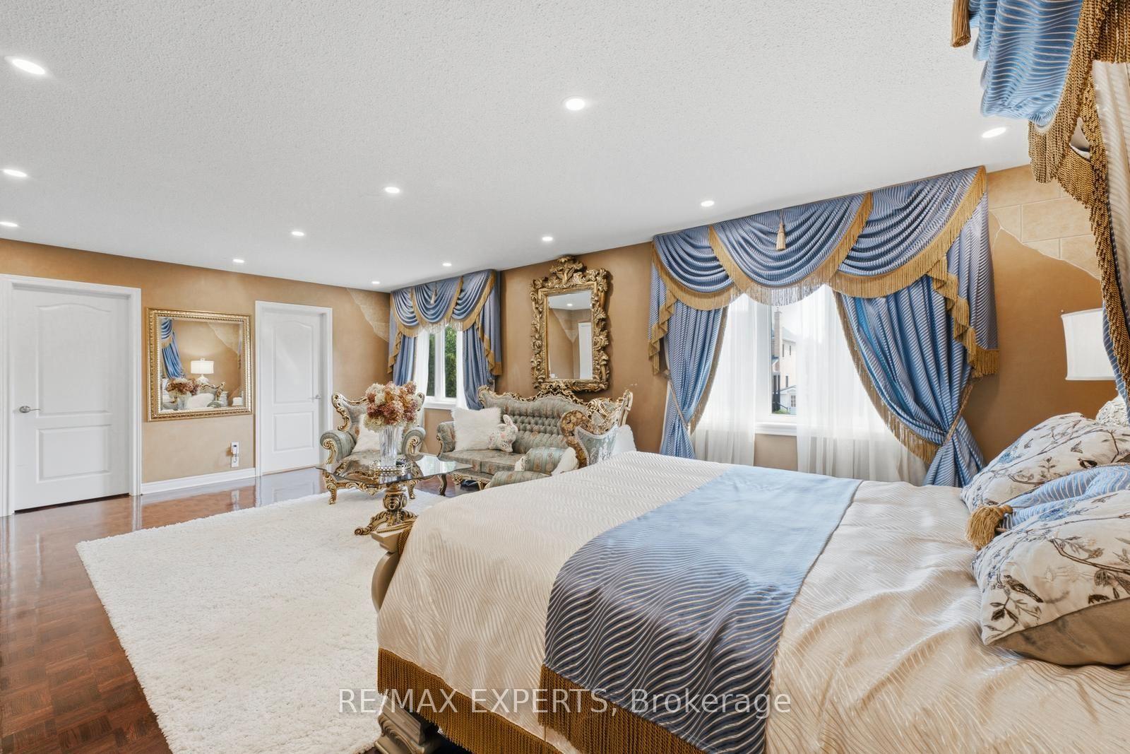 Photo 20 of 215 Velmar Drive, Vaughan, East Woodbridge — HOMEH
