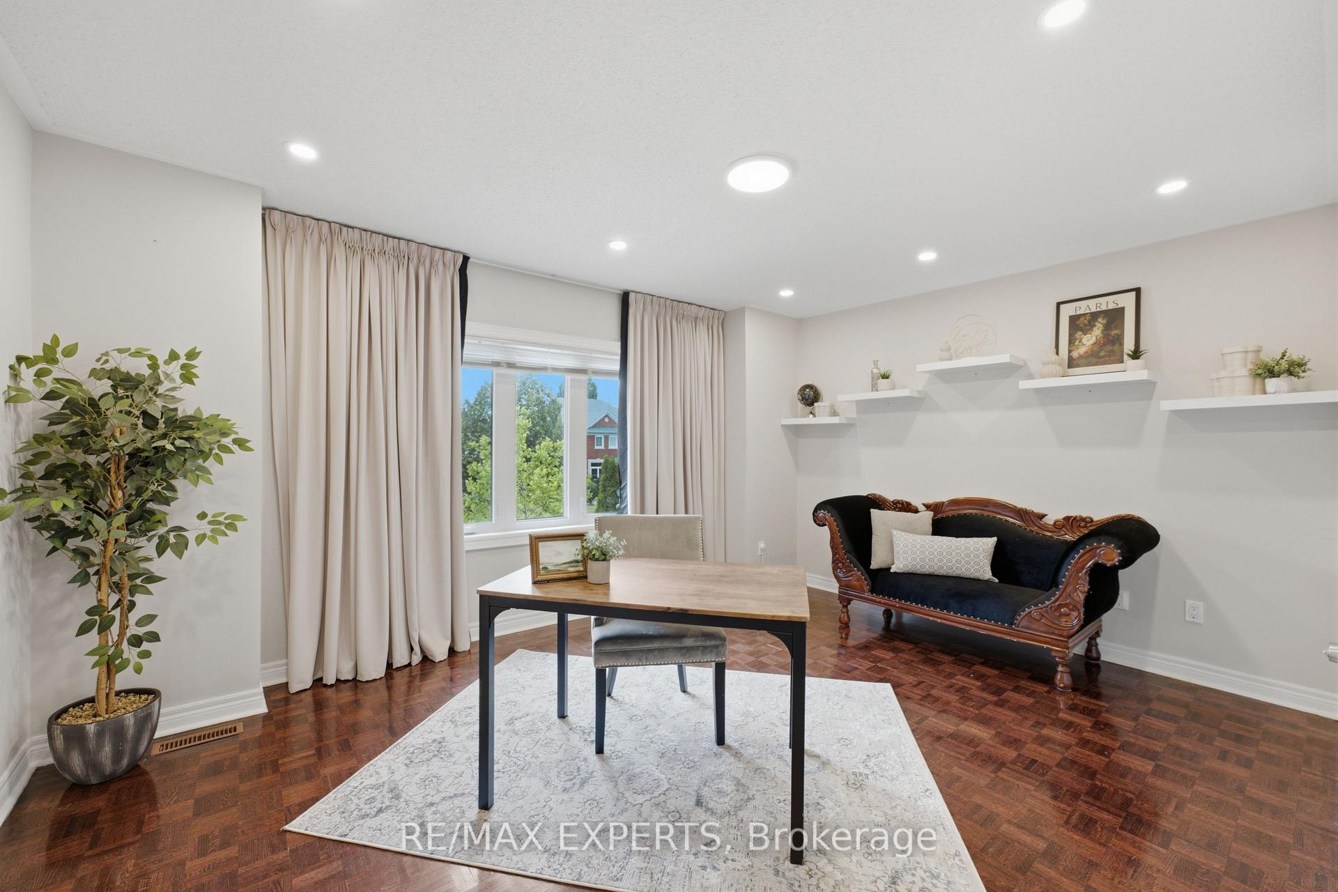 Photo 25 of 215 Velmar Drive, Vaughan, East Woodbridge — HOMEH