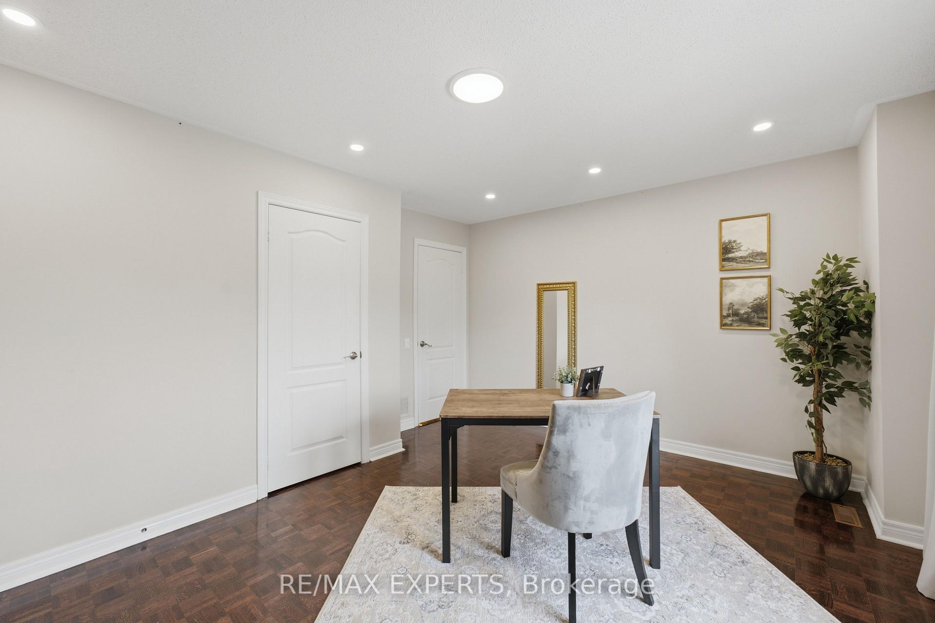 Photo 26 of 215 Velmar Drive, Vaughan, East Woodbridge — HOMEH