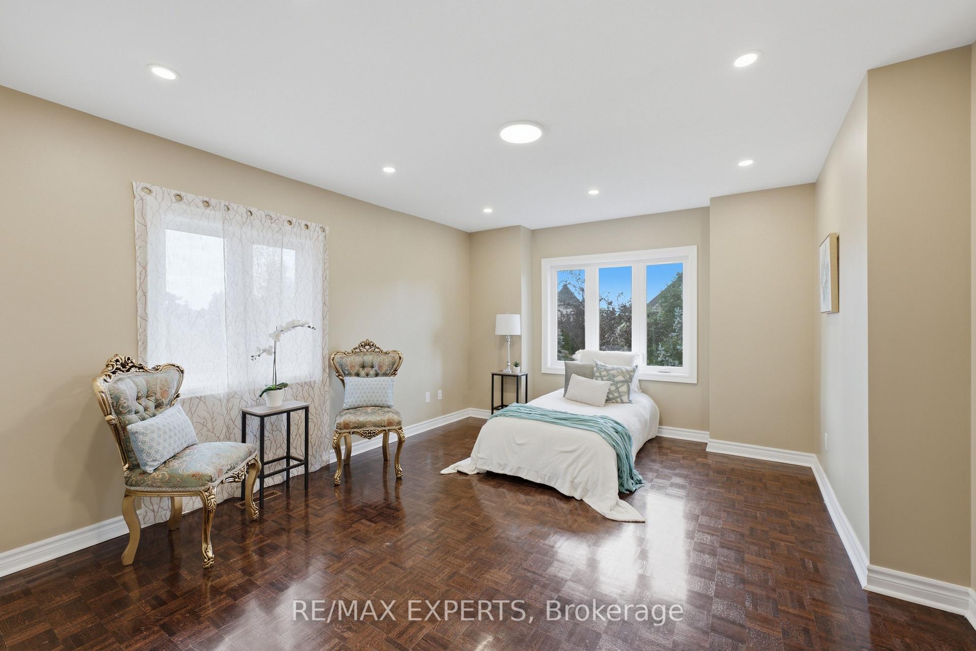 Photo 28 of 215 Velmar Drive, Vaughan, East Woodbridge — HOMEH