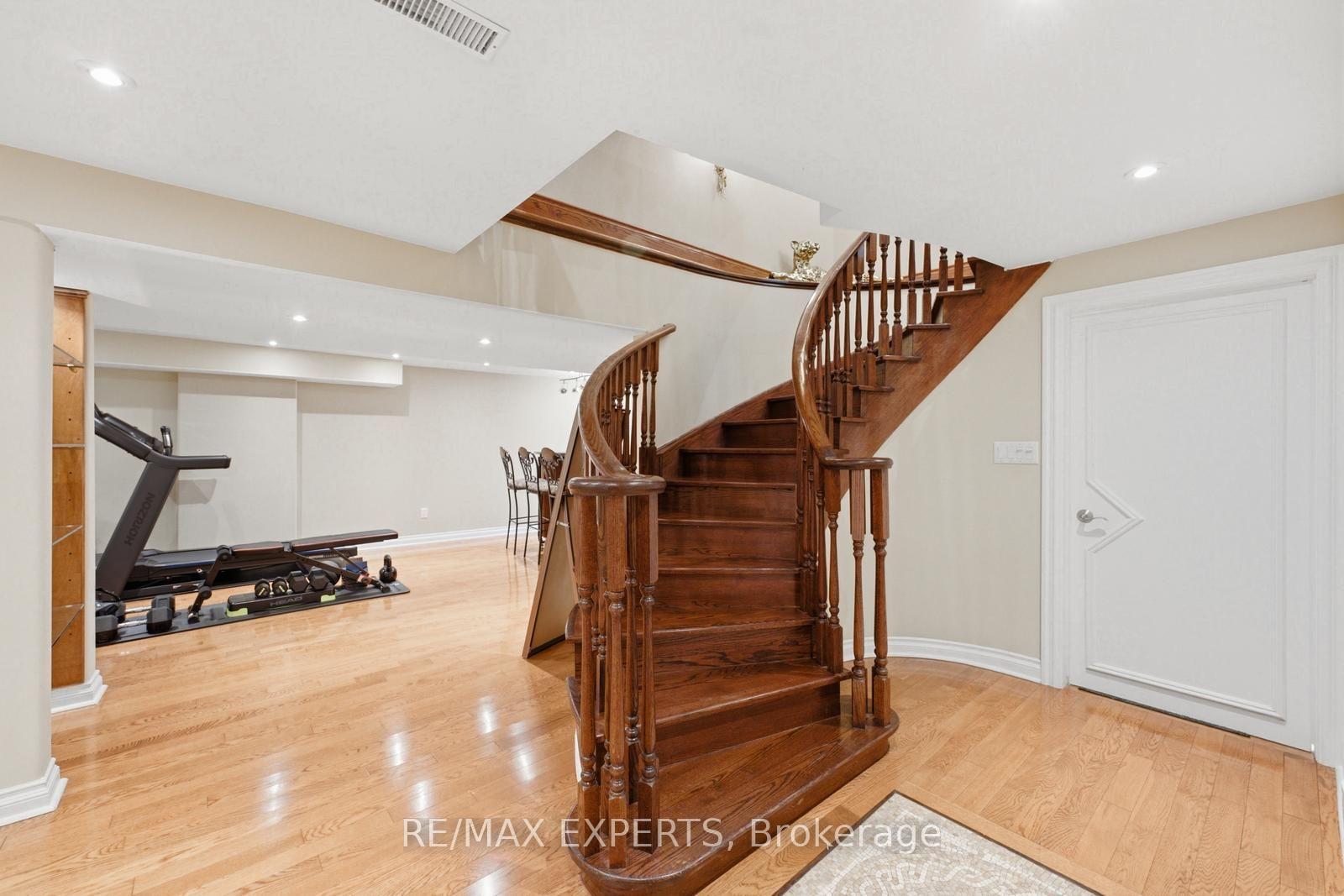 Photo 29 of 215 Velmar Drive, Vaughan, East Woodbridge — HOMEH