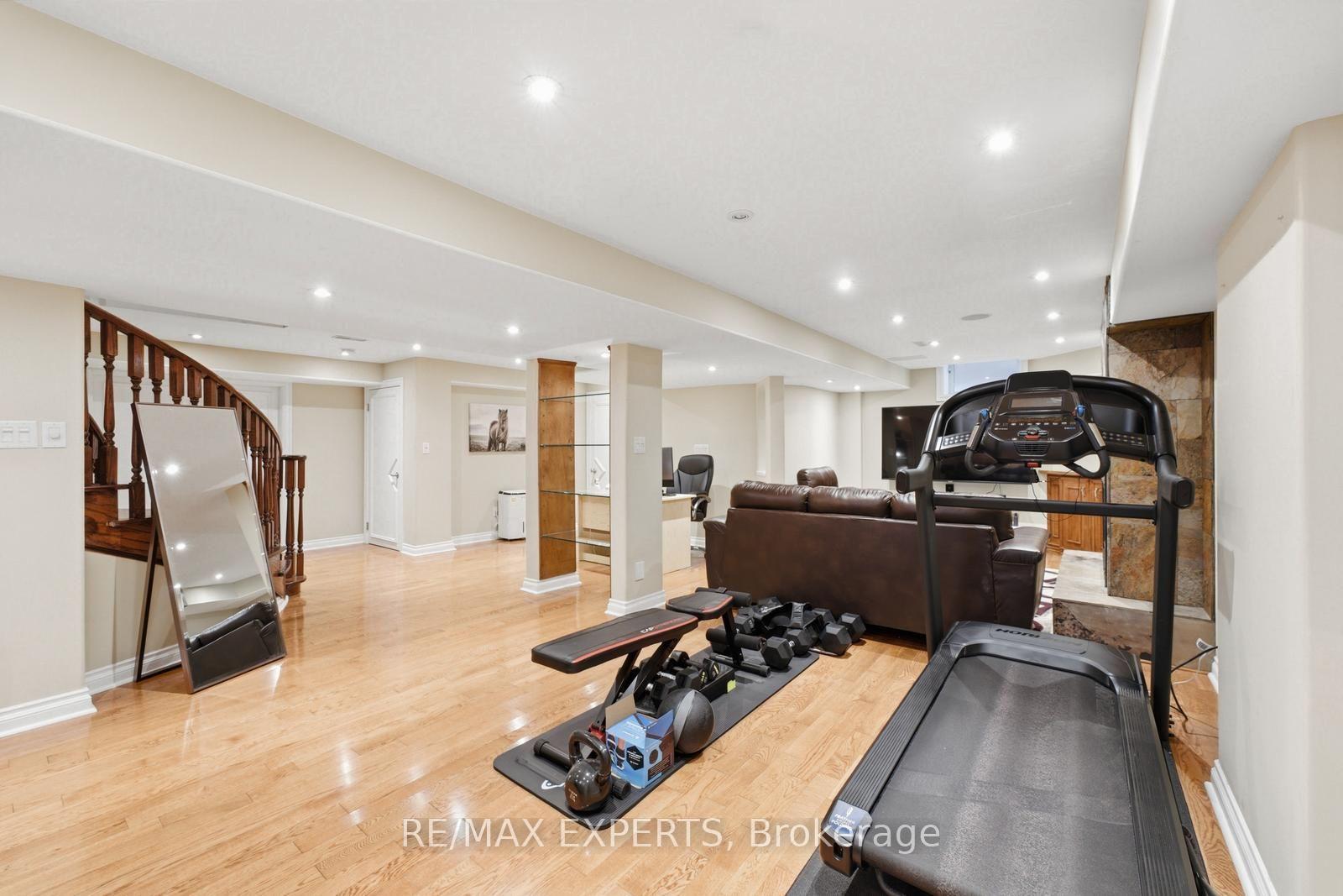 Photo 31 of 215 Velmar Drive, Vaughan, East Woodbridge — HOMEH