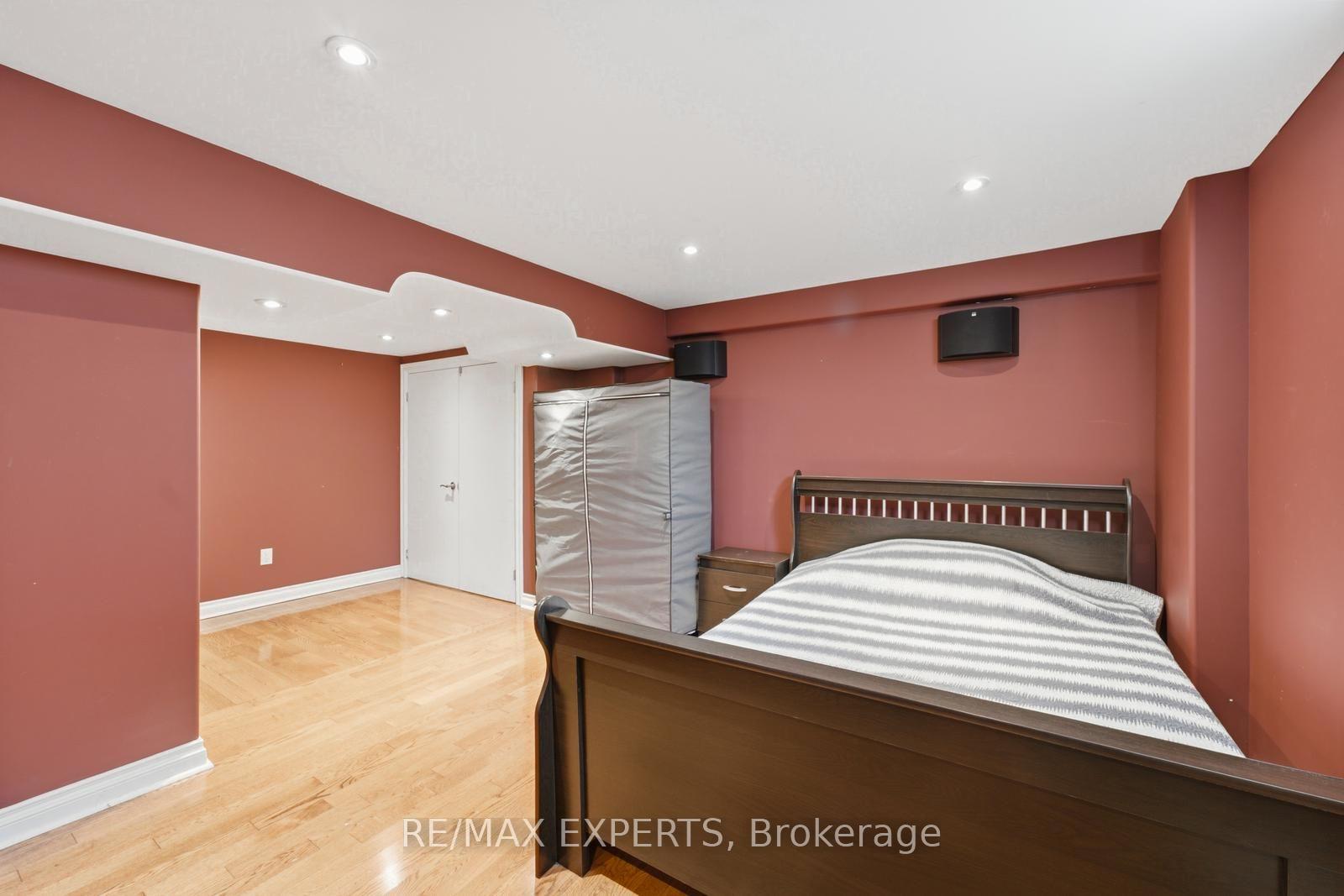 Photo 36 of 215 Velmar Drive, Vaughan, East Woodbridge — HOMEH