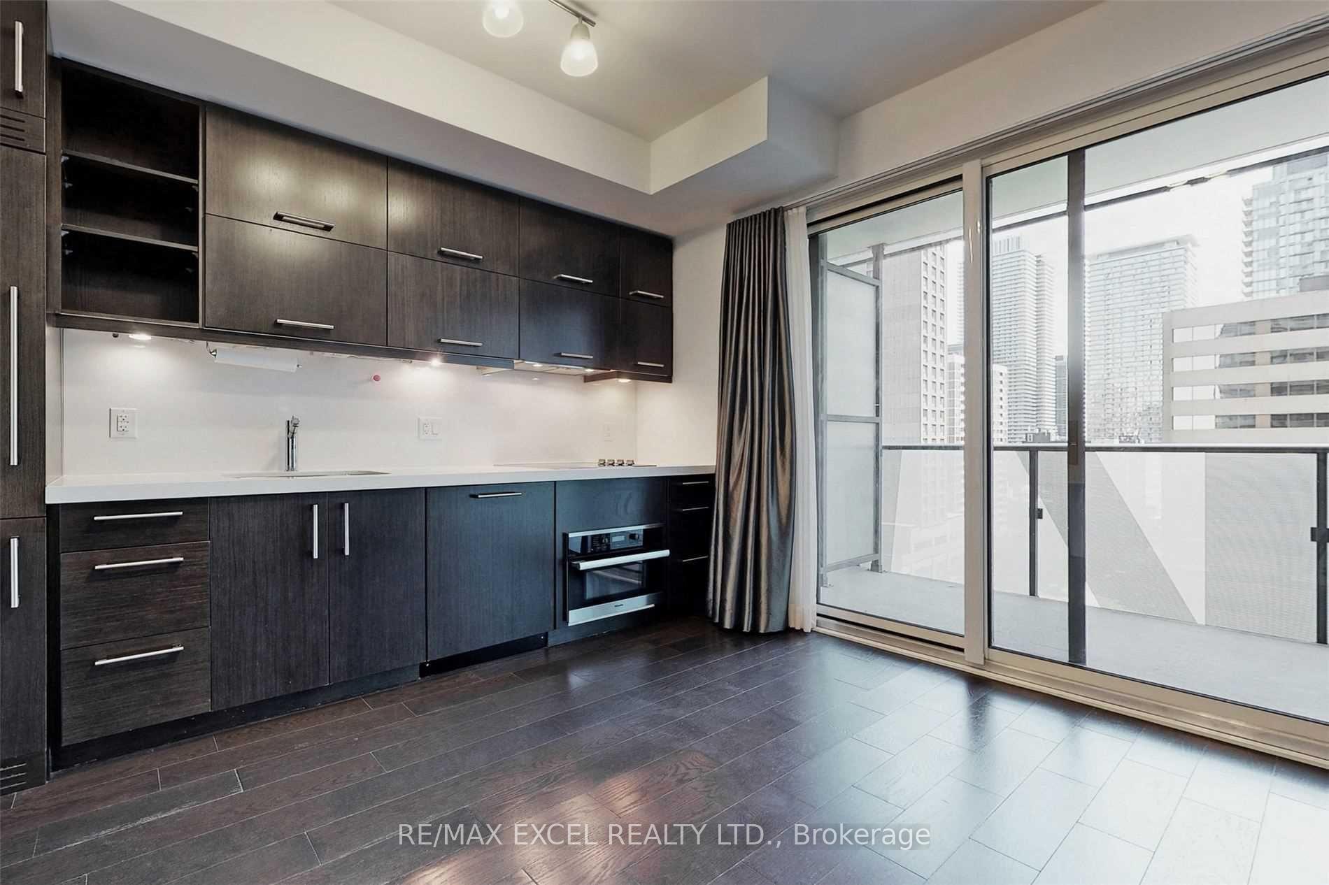 Front of Unit 810, 65 St Mary Street