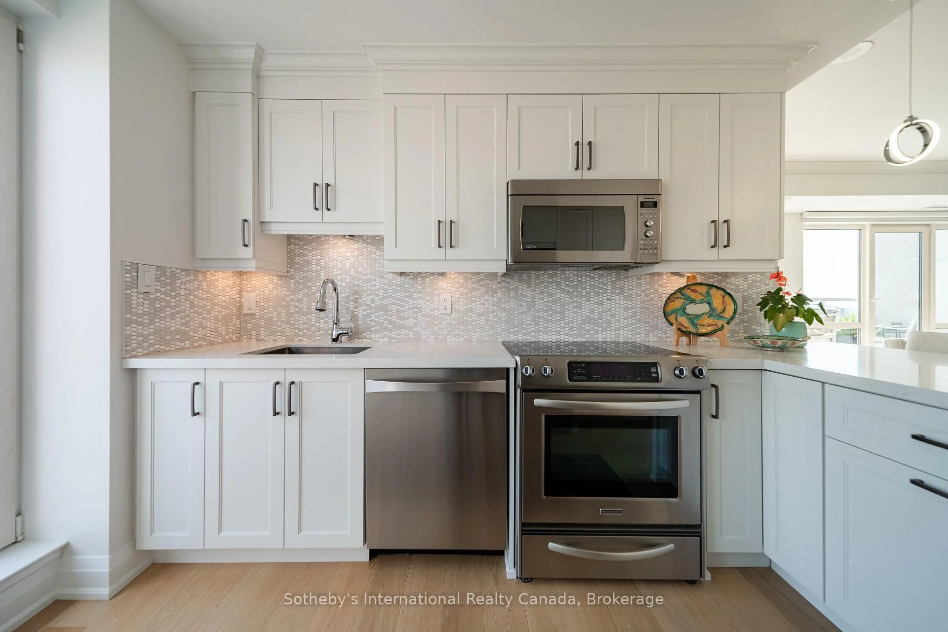 Photo 21 of Unit 901, 50 Old Mill Road, Oakville, Old Oakville — HOMEH