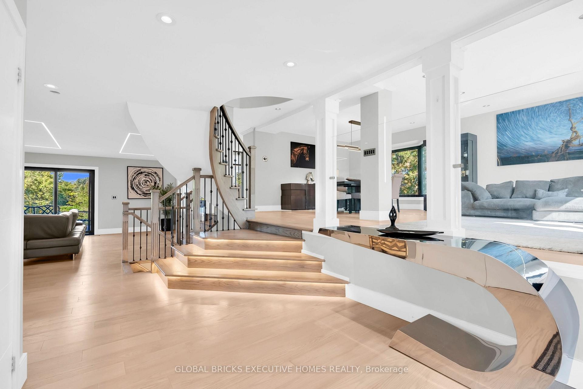 Photo 4 of 2169 Bonfield Court, Burlington, Tyandaga — HOMEH