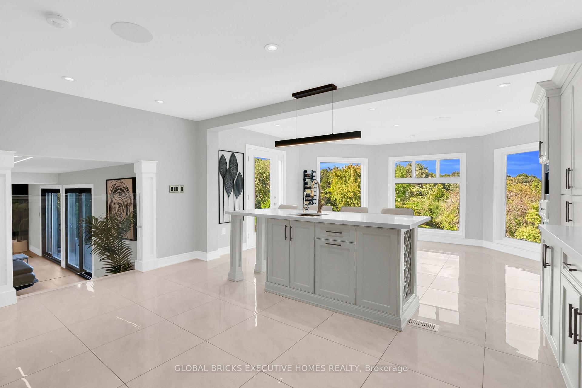 Photo 12 of 2169 Bonfield Court, Burlington, Tyandaga — HOMEH