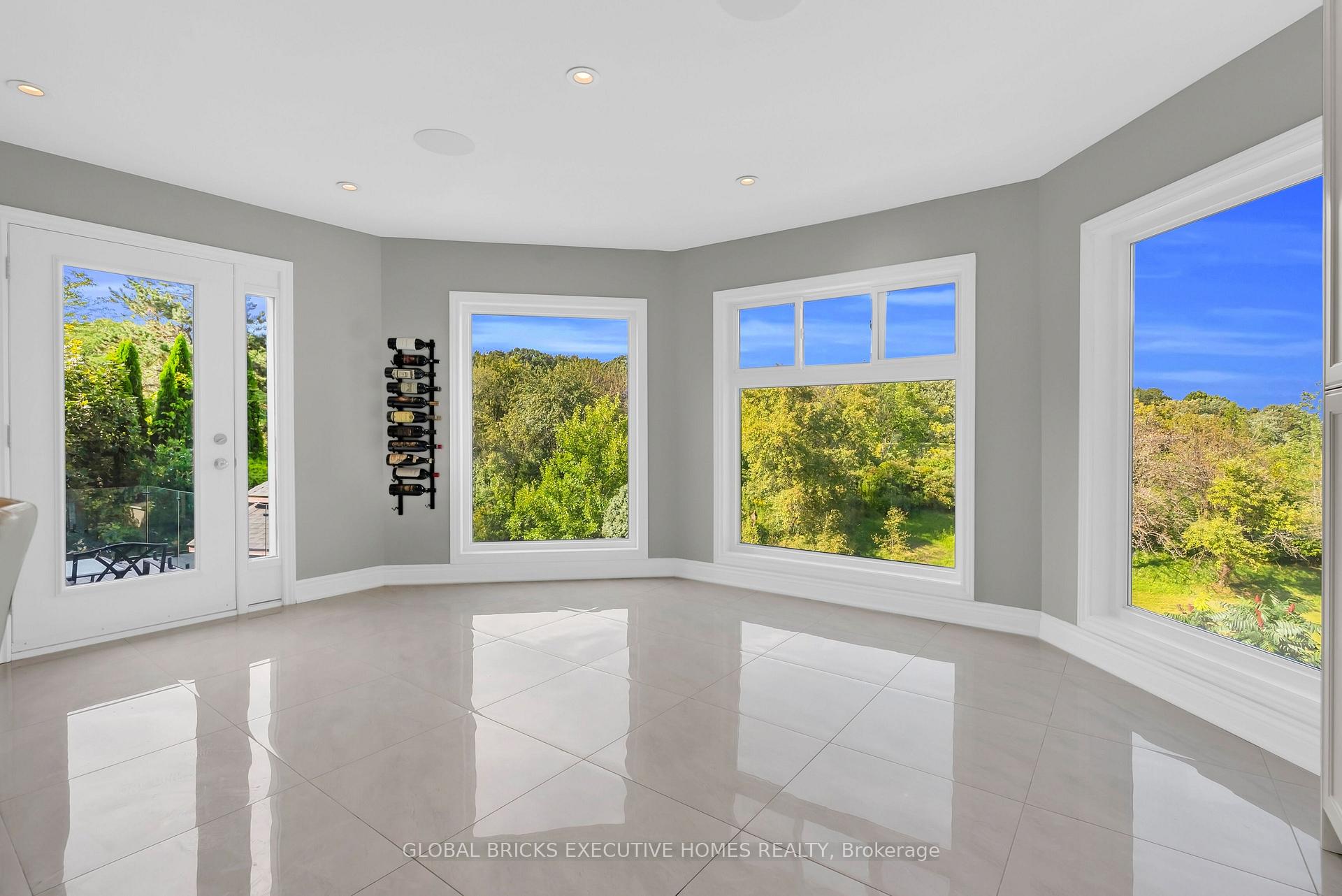 Photo 13 of 2169 Bonfield Court, Burlington, Tyandaga — HOMEH