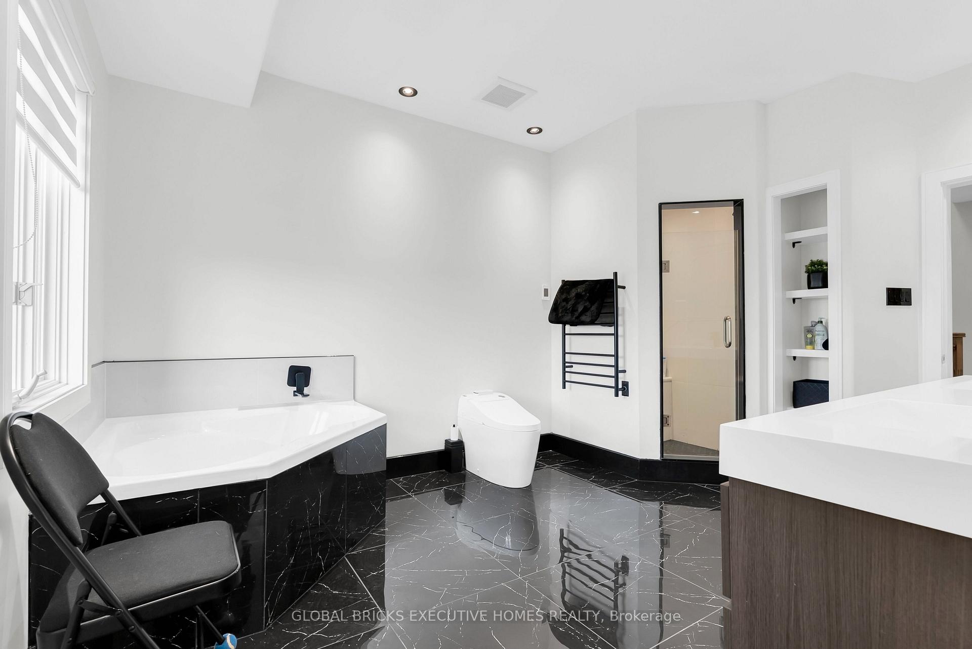 Photo 20 of 2169 Bonfield Court, Burlington, Tyandaga — HOMEH