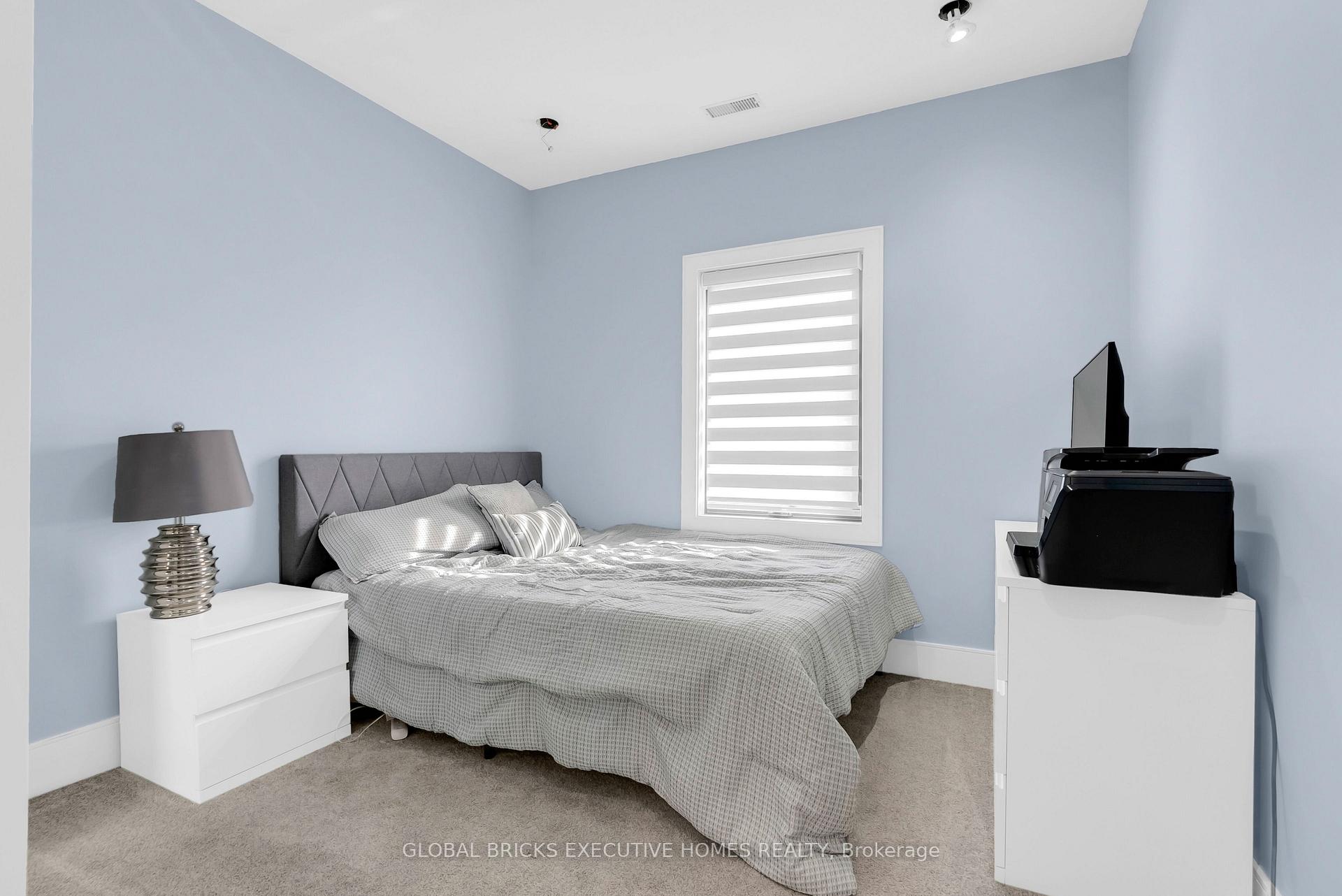 Photo 26 of 2169 Bonfield Court, Burlington, Tyandaga — HOMEH