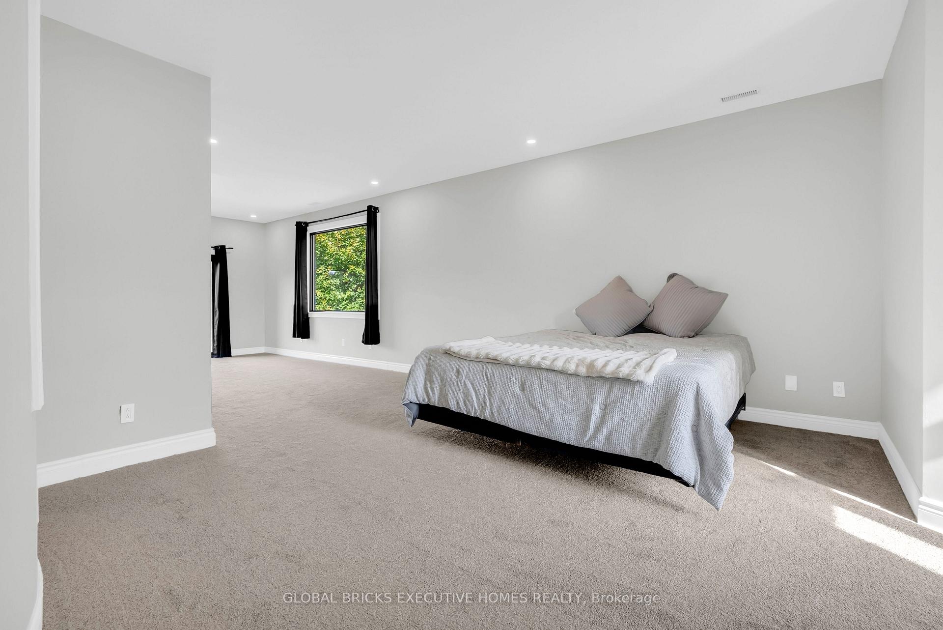 Photo 27 of 2169 Bonfield Court, Burlington, Tyandaga — HOMEH