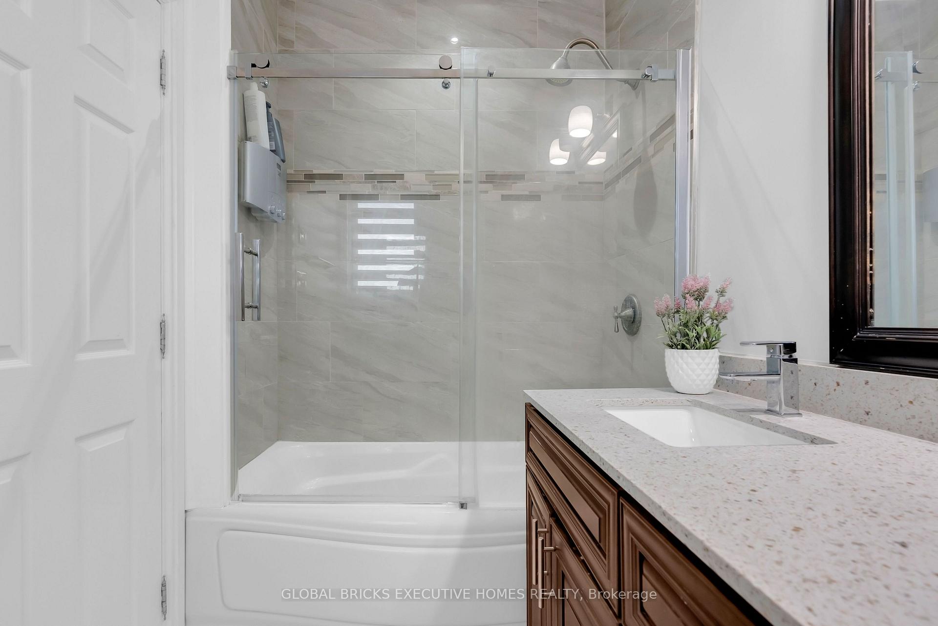 Photo 29 of 2169 Bonfield Court, Burlington, Tyandaga — HOMEH