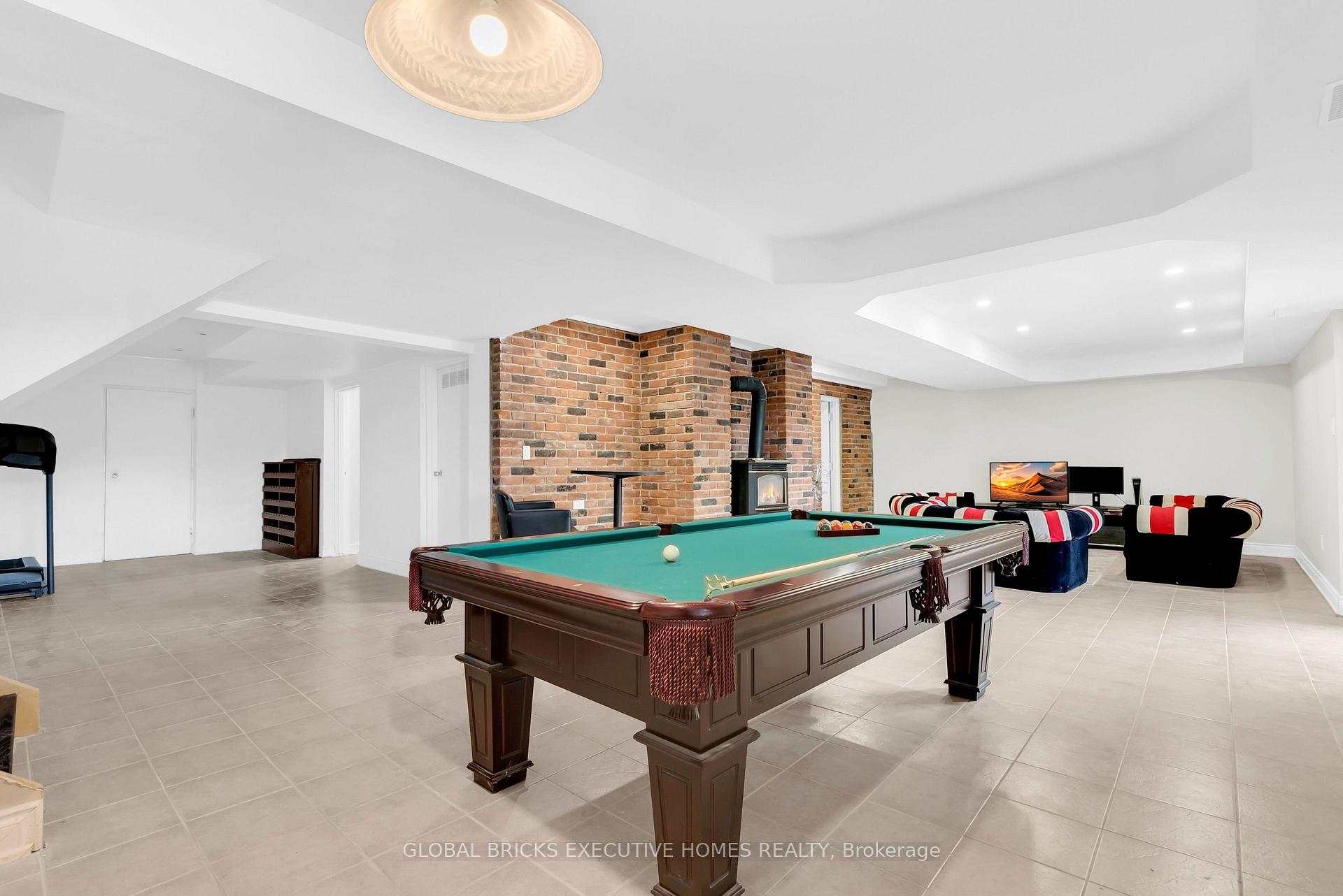 Photo 36 of 2169 Bonfield Court, Burlington, Tyandaga — HOMEH