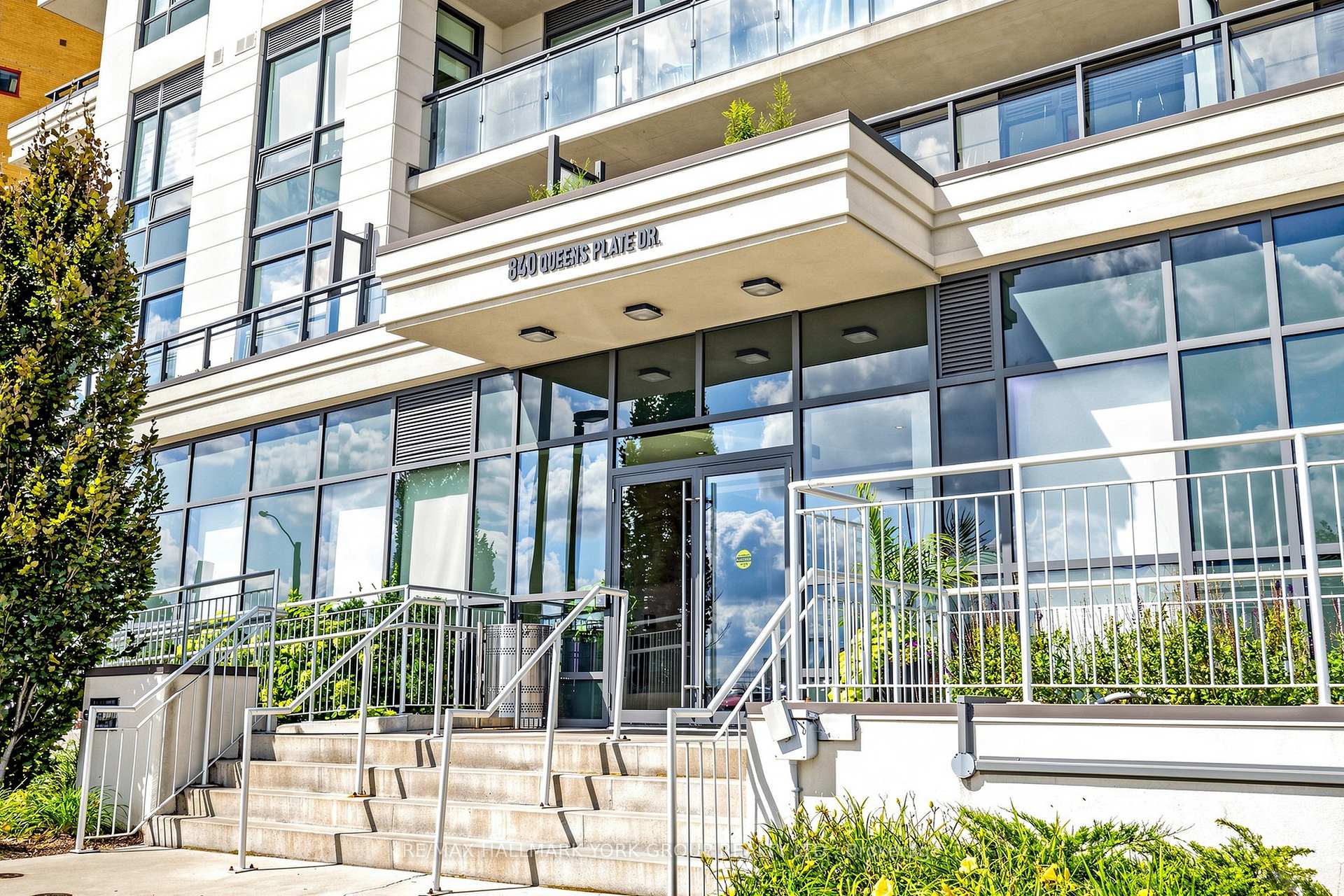 Photo 3 of Unit 612, 840 Queen's Plate Drive, Etobicoke, West Humber-Clairville — HOMEH