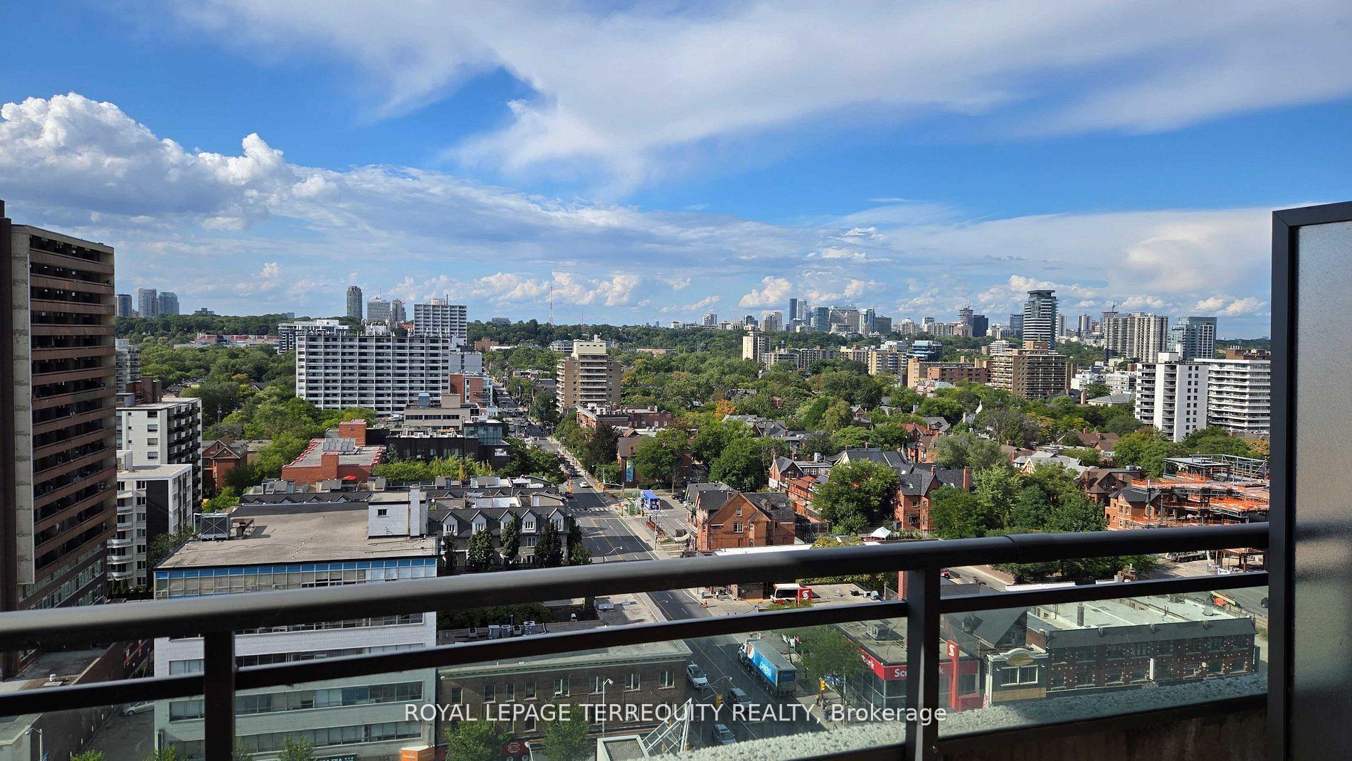 Photo 3 of Unit 1606, 736 Spadina Avenue, Toronto, University — HOMEH