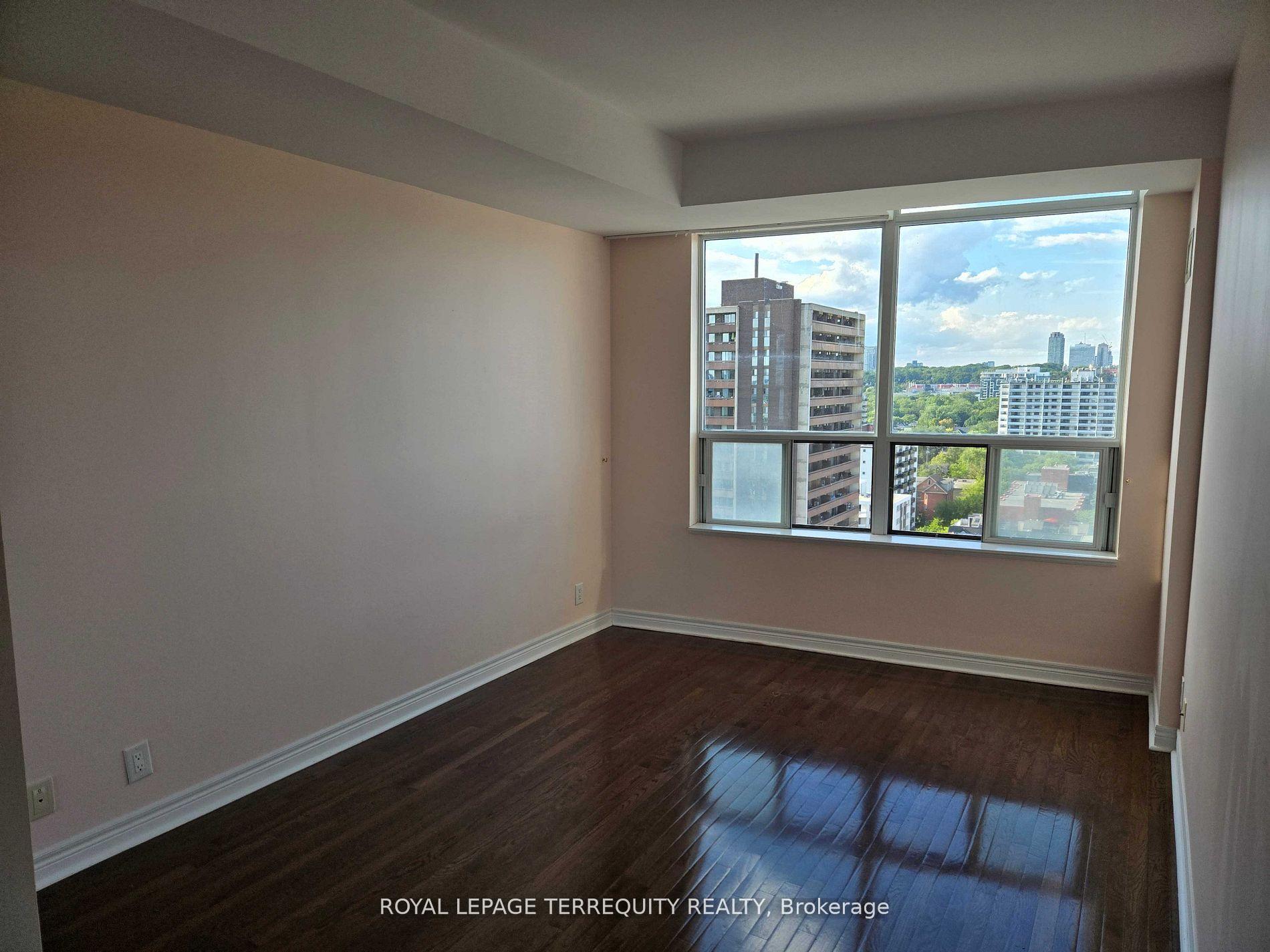 Photo 12 of Unit 1606, 736 Spadina Avenue, Toronto, University — HOMEH