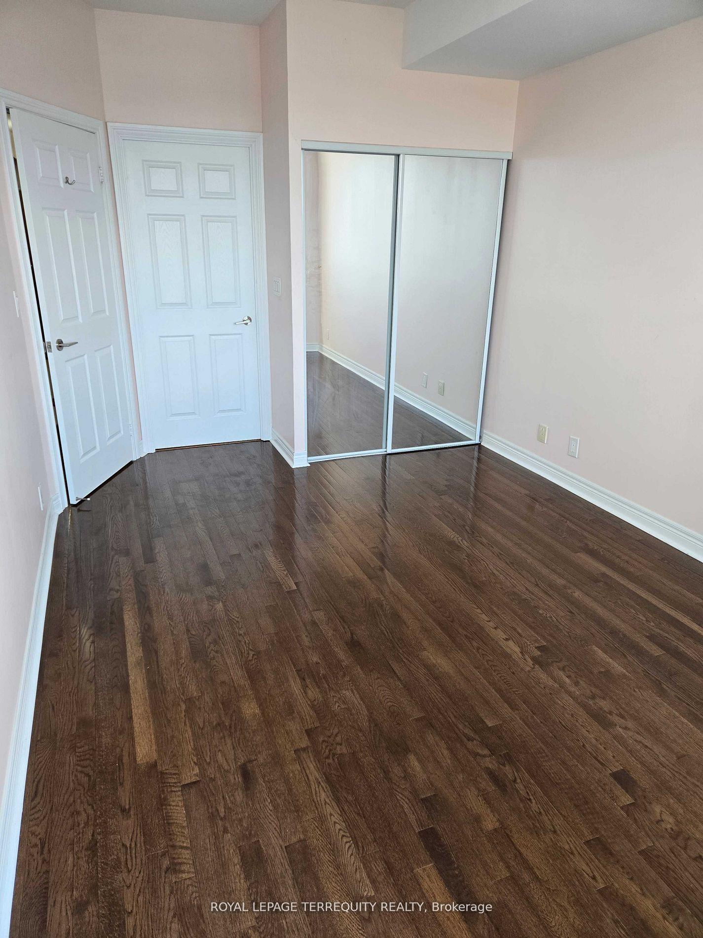 Photo 14 of Unit 1606, 736 Spadina Avenue, Toronto, University — HOMEH