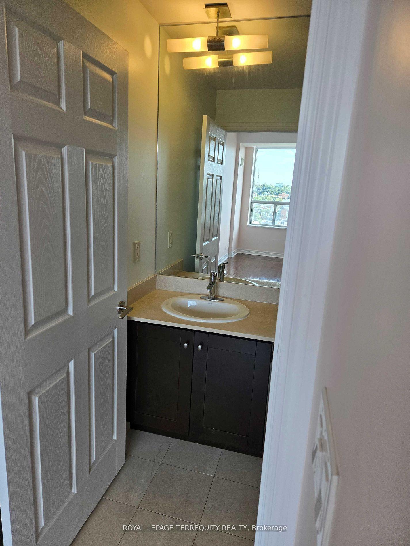 Photo 16 of Unit 1606, 736 Spadina Avenue, Toronto, University — HOMEH