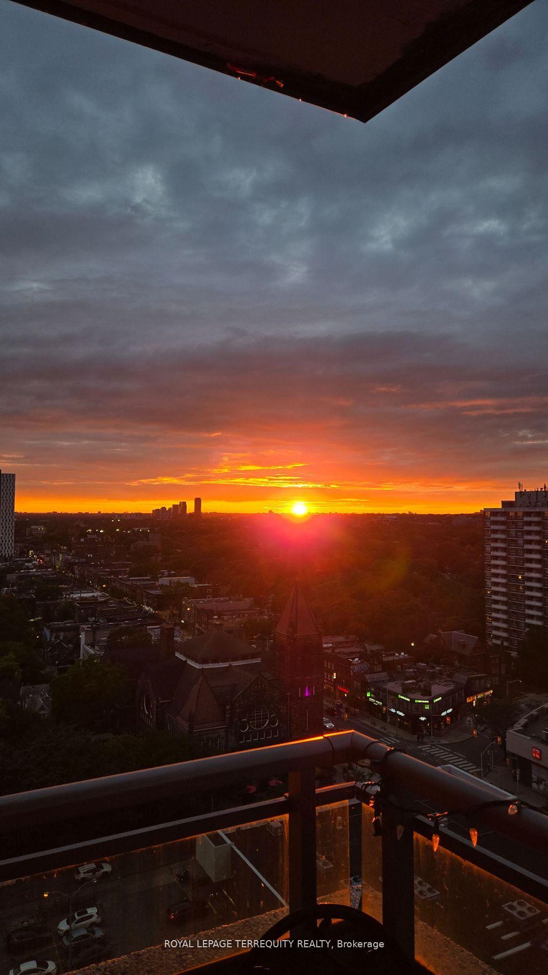 Photo 29 of Unit 1606, 736 Spadina Avenue, Toronto, University — HOMEH