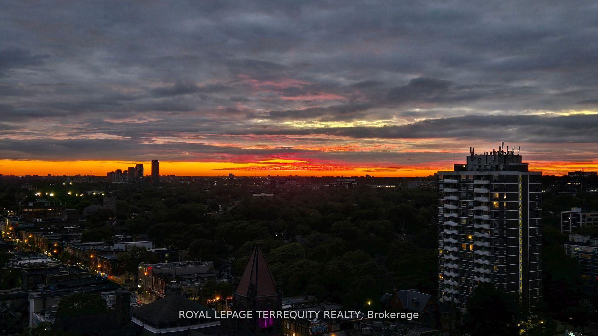 Photo 30 of Unit 1606, 736 Spadina Avenue, Toronto, University — HOMEH