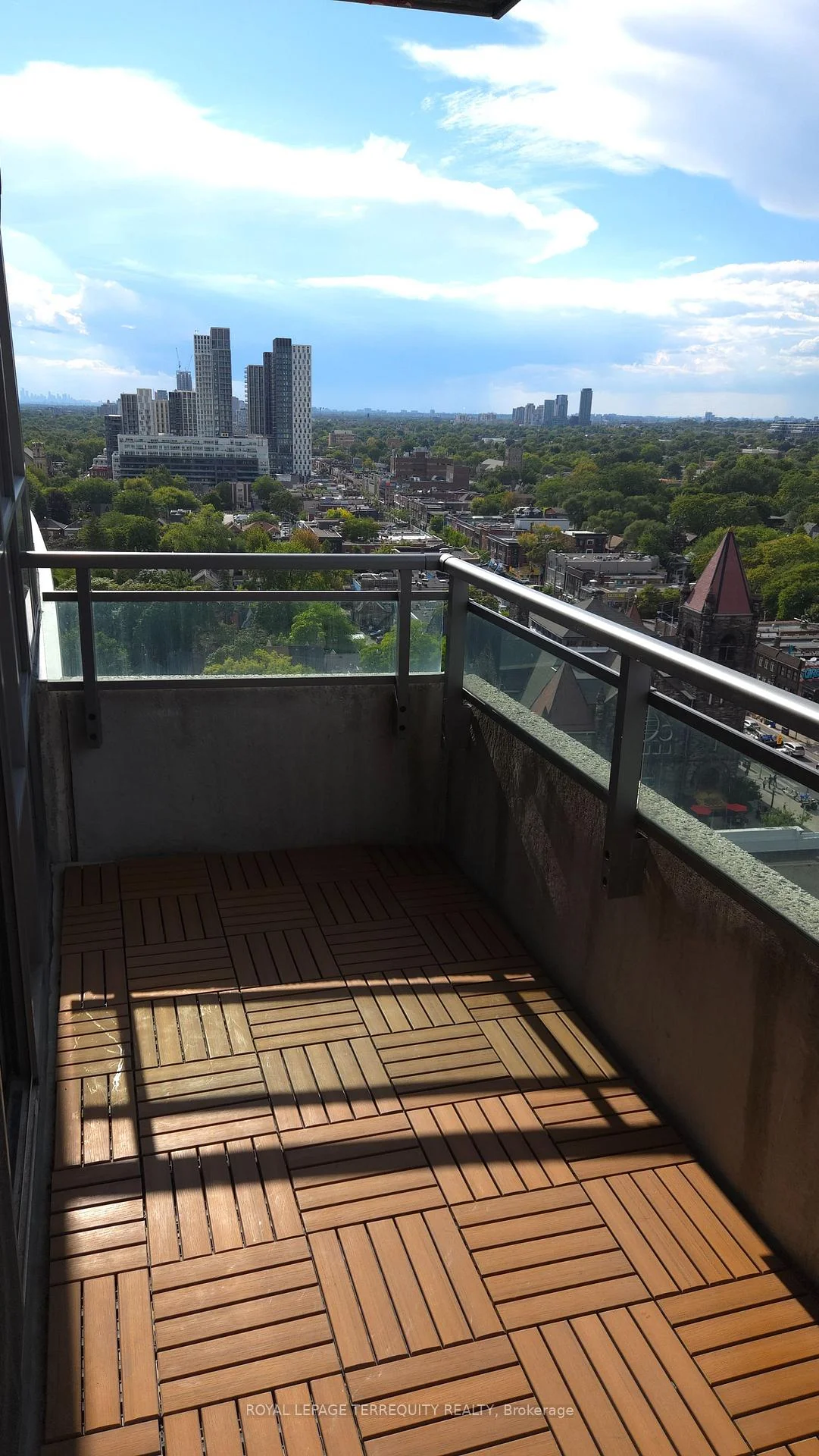 Photo 2 of Unit 1606, 736 Spadina Avenue, Toronto, University — HOMEH