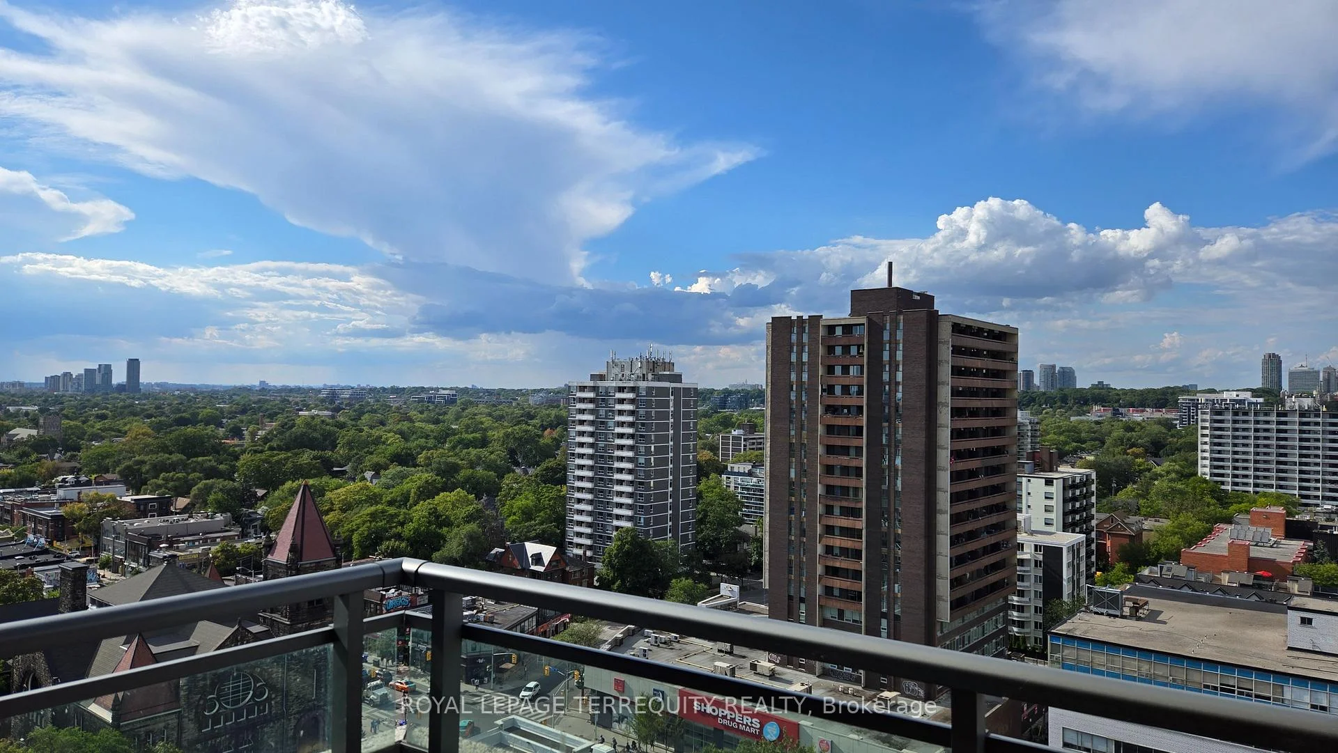 Photo 13 of Unit 1606, 736 Spadina Avenue, Toronto, University — HOMEH