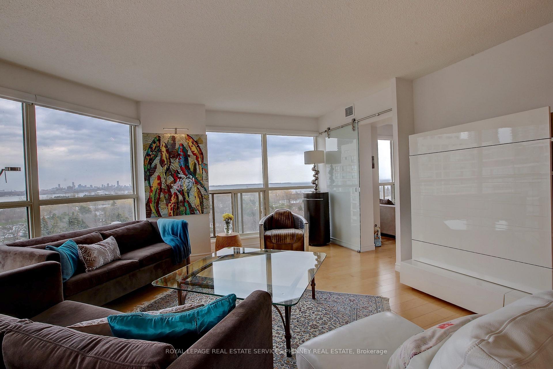 Photo 10 of Unit 802, 2267 Lake Shore Boulevard, Etobicoke, Mimico — HOMEH