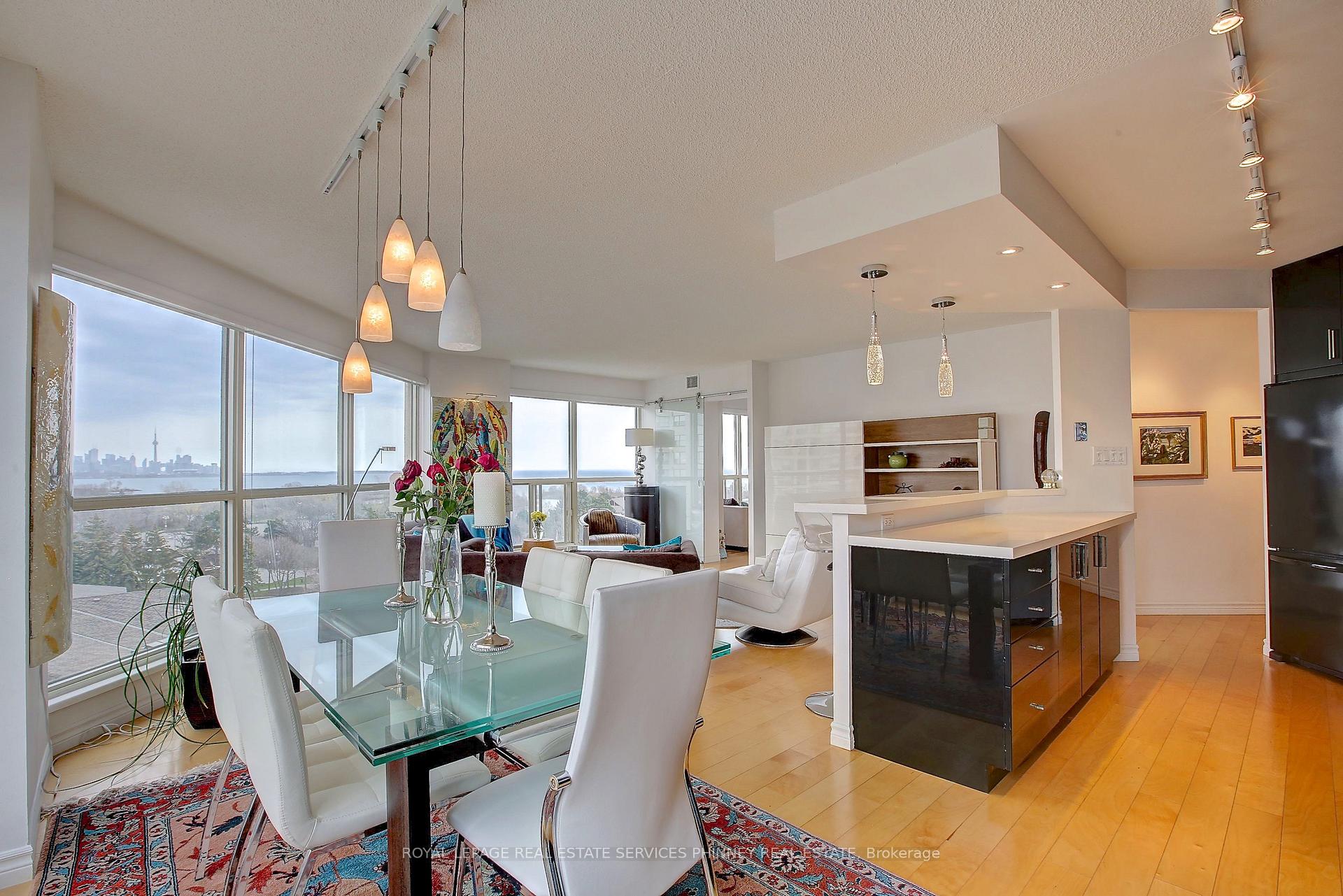 Photo 14 of Unit 802, 2267 Lake Shore Boulevard, Etobicoke, Mimico — HOMEH
