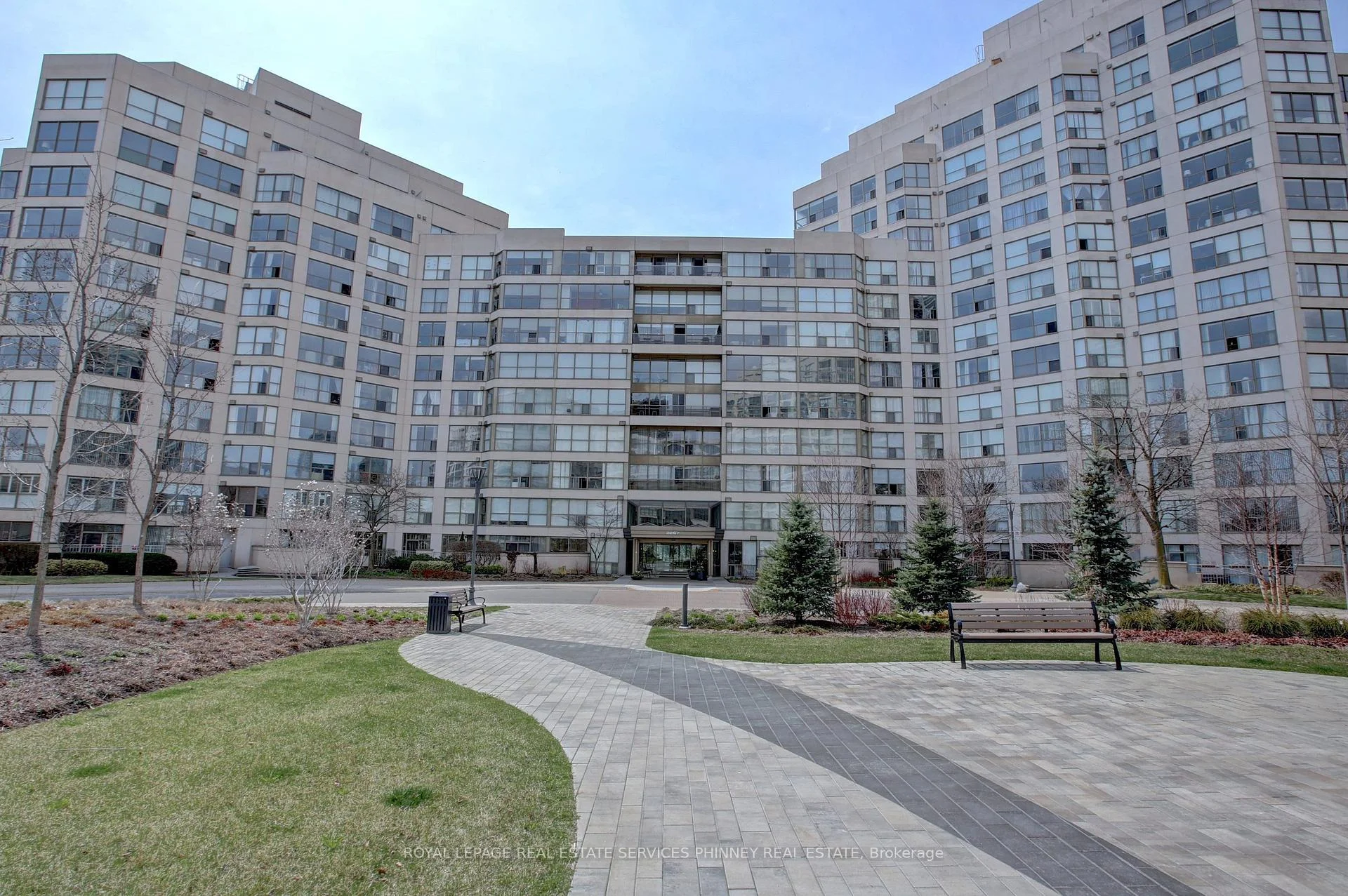 Photo 2 of Unit 802, 2267 Lake Shore Boulevard, Etobicoke, Mimico — HOMEH