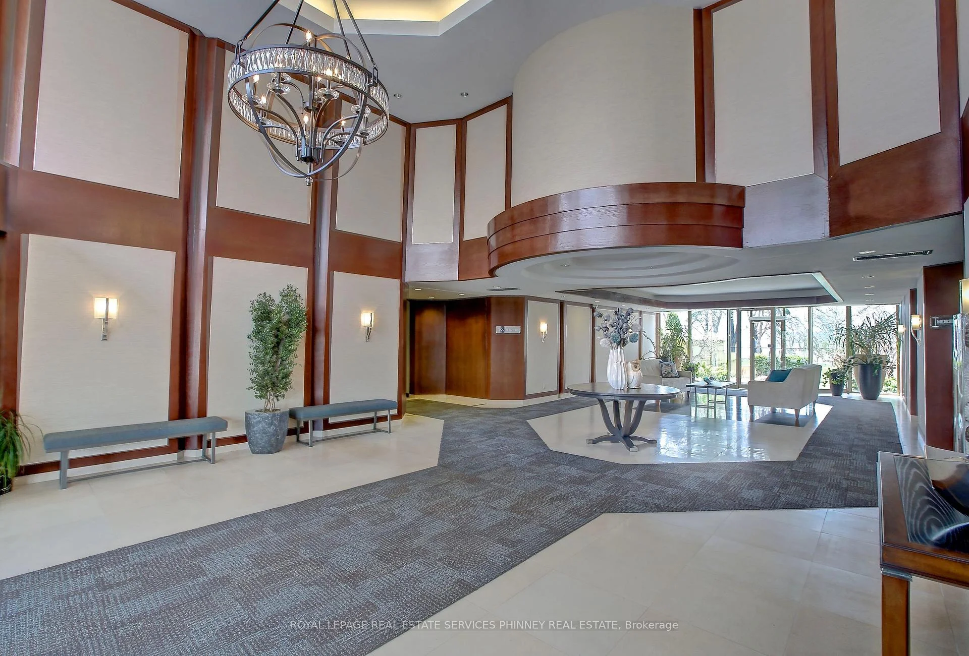 Photo 5 of Unit 802, 2267 Lake Shore Boulevard, Etobicoke, Mimico — HOMEH
