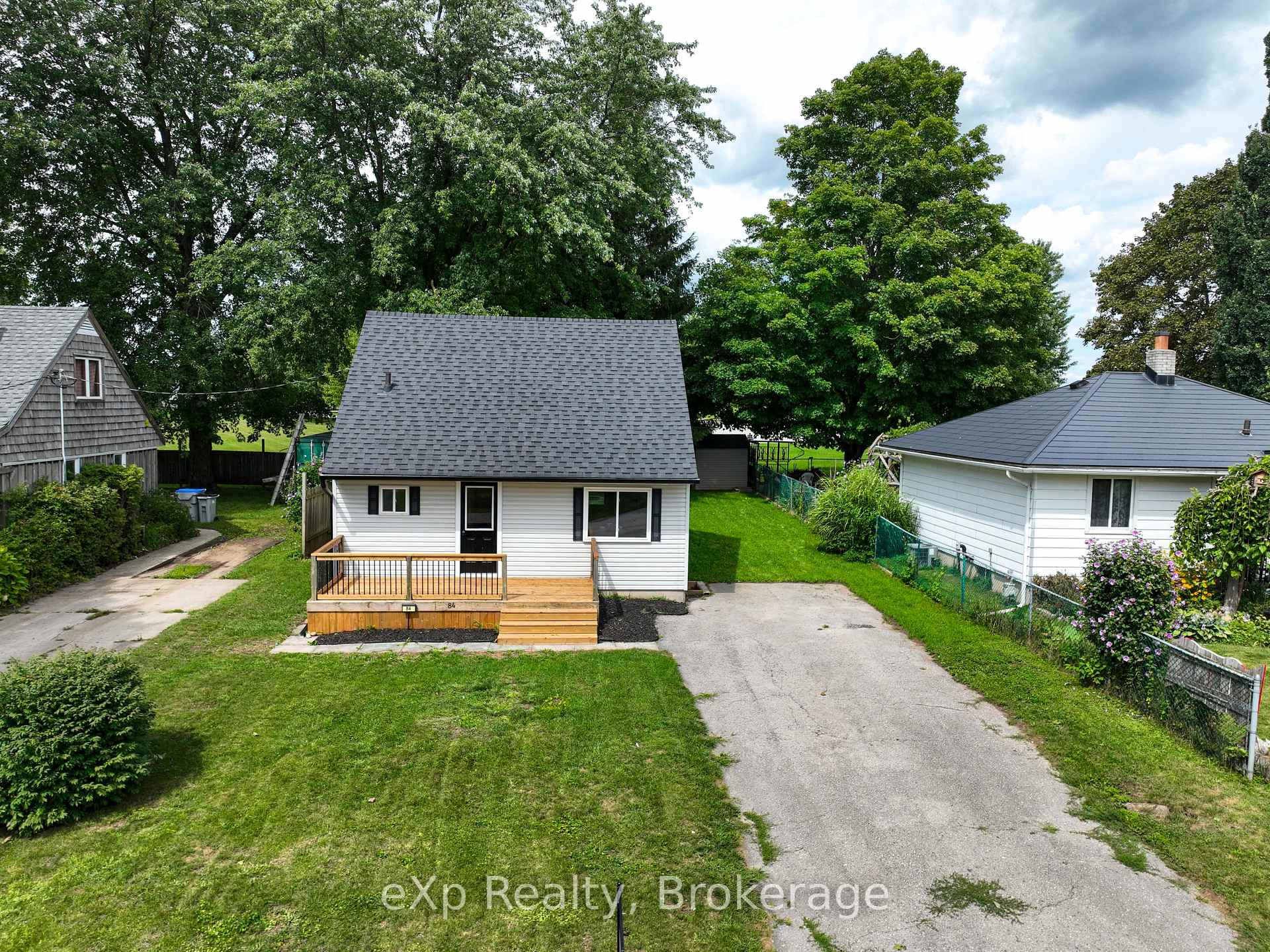 Photo 1 of 84 Victoria Boulevard, Huron East, Vanastra — HOMEH