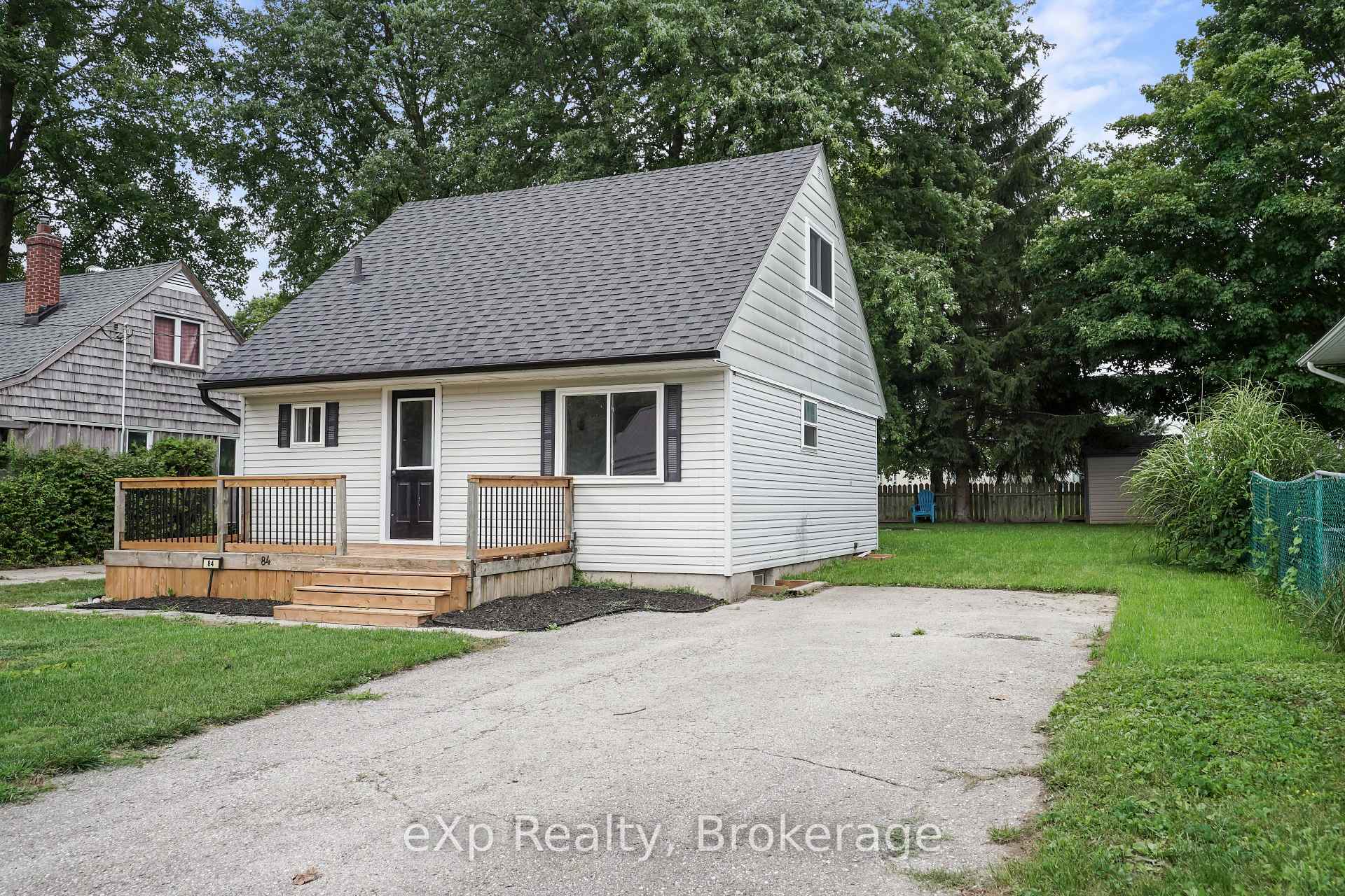 Photo 2 of 84 Victoria Boulevard, Huron East, Vanastra — HOMEH