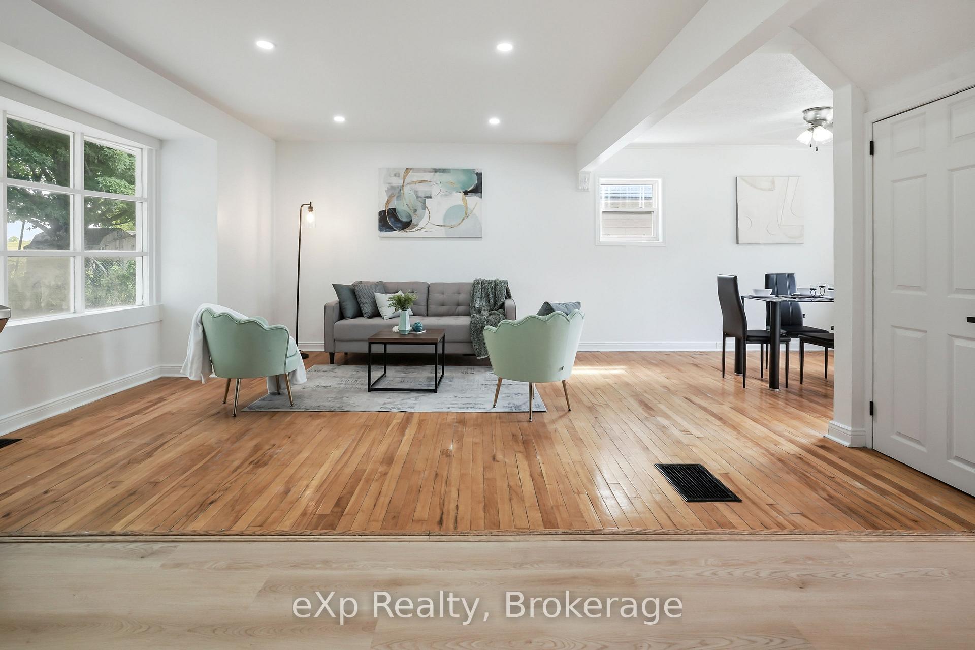 Photo 12 of 84 Victoria Boulevard, Huron East, Vanastra — HOMEH