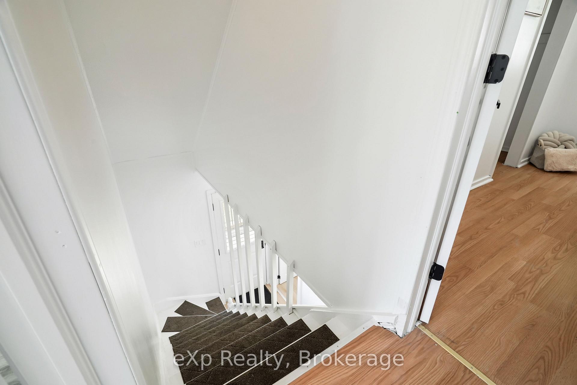 Photo 20 of 84 Victoria Boulevard, Huron East, Vanastra — HOMEH