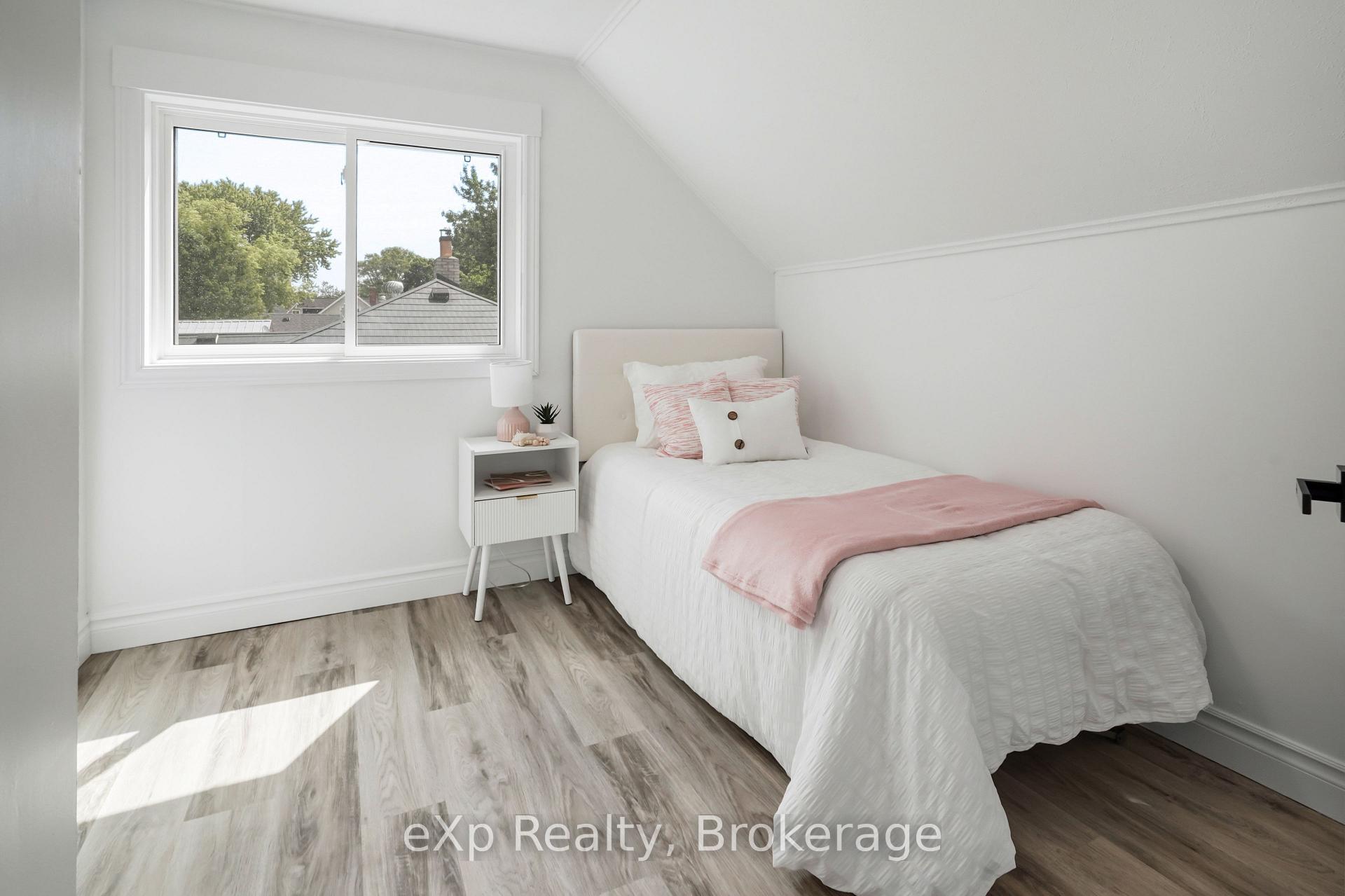 Photo 25 of 84 Victoria Boulevard, Huron East, Vanastra — HOMEH