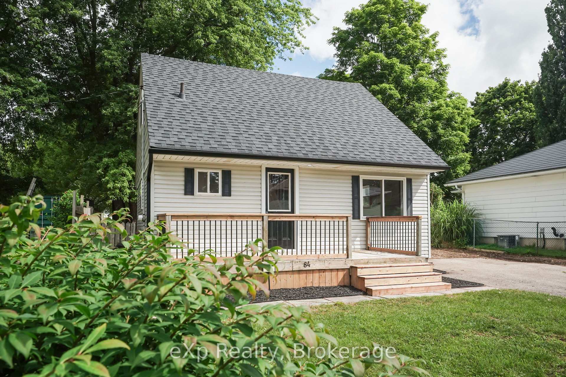 Photo 32 of 84 Victoria Boulevard, Huron East, Vanastra — HOMEH