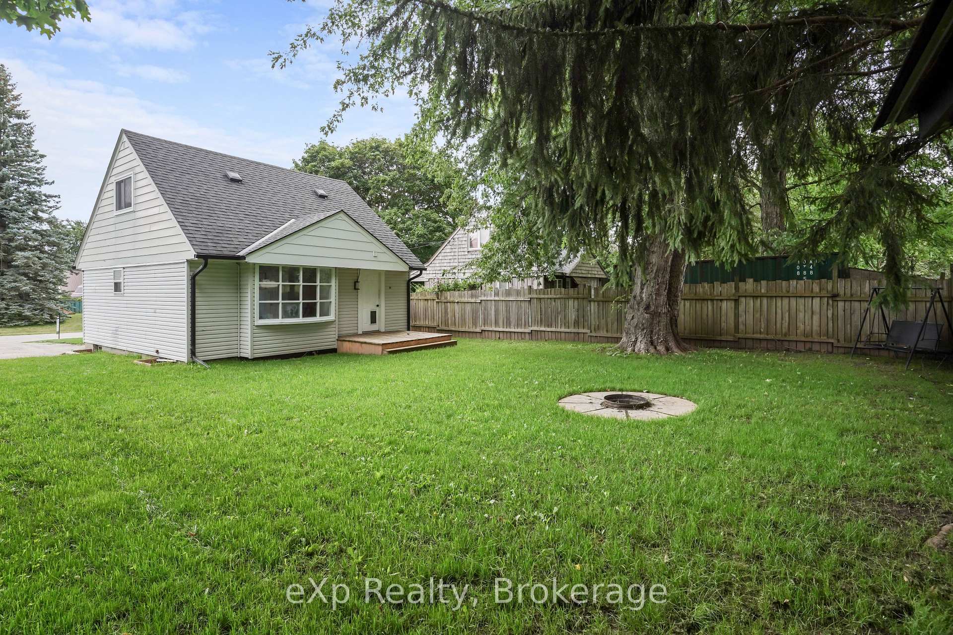 Photo 36 of 84 Victoria Boulevard, Huron East, Vanastra — HOMEH