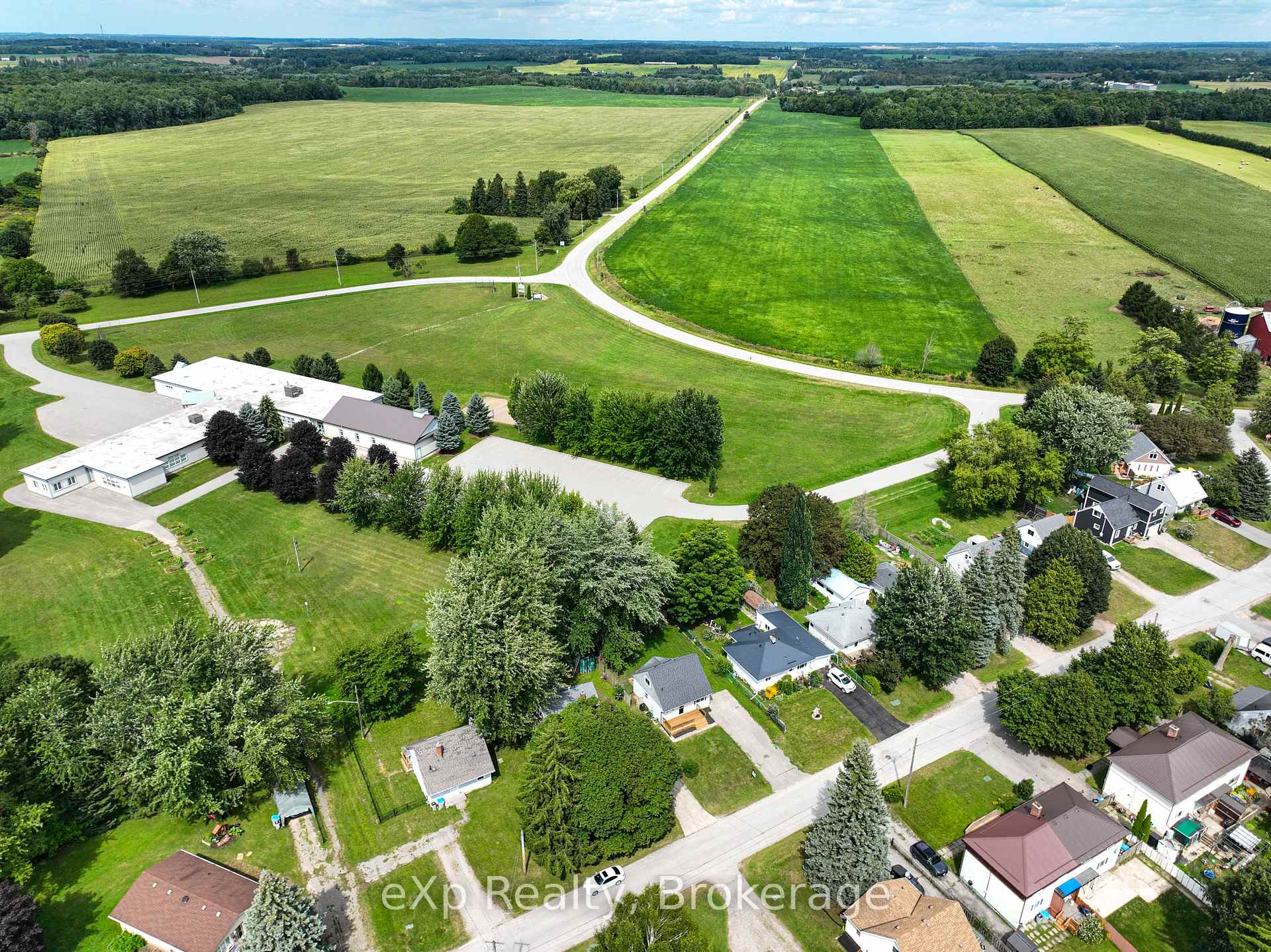 Photo 41 of 84 Victoria Boulevard, Huron East, Vanastra — HOMEH