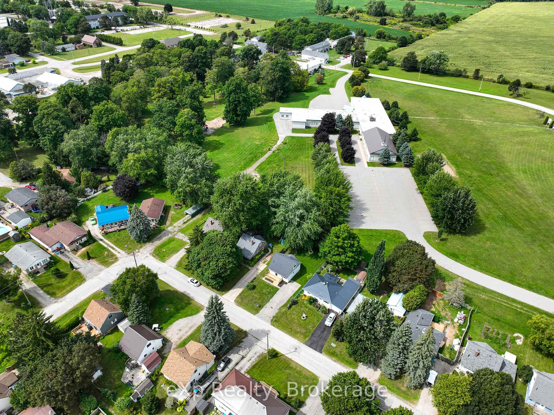 Photo 42 of 84 Victoria Boulevard, Huron East, Vanastra — HOMEH