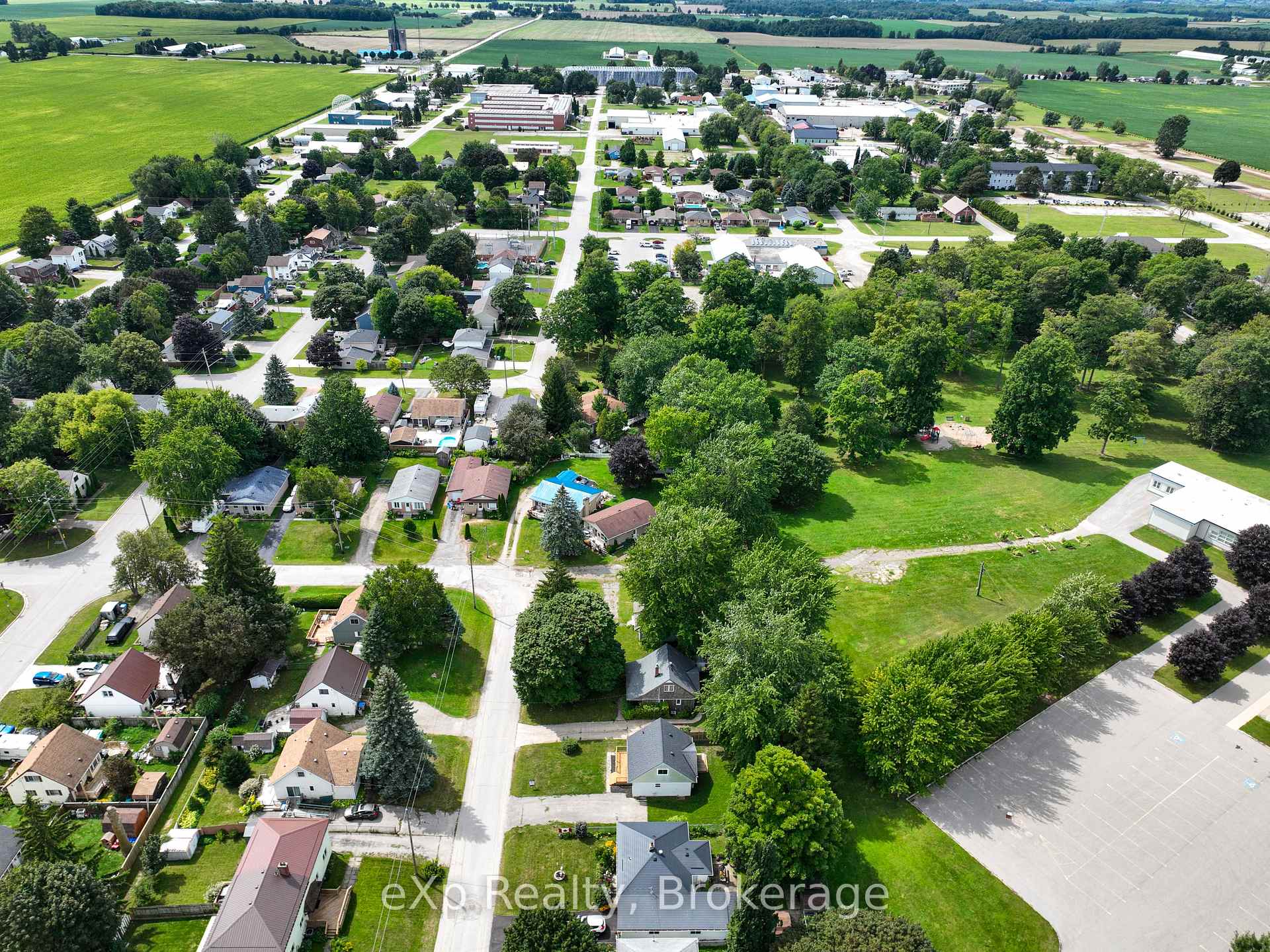 Photo 43 of 84 Victoria Boulevard, Huron East, Vanastra — HOMEH
