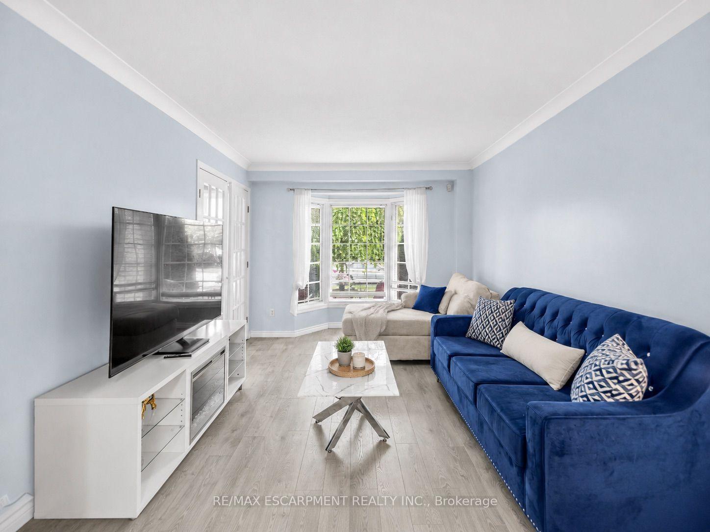 Photo 10 of 172 Alderlea Avenue, Hamilton, Mount Hope — HOMEH